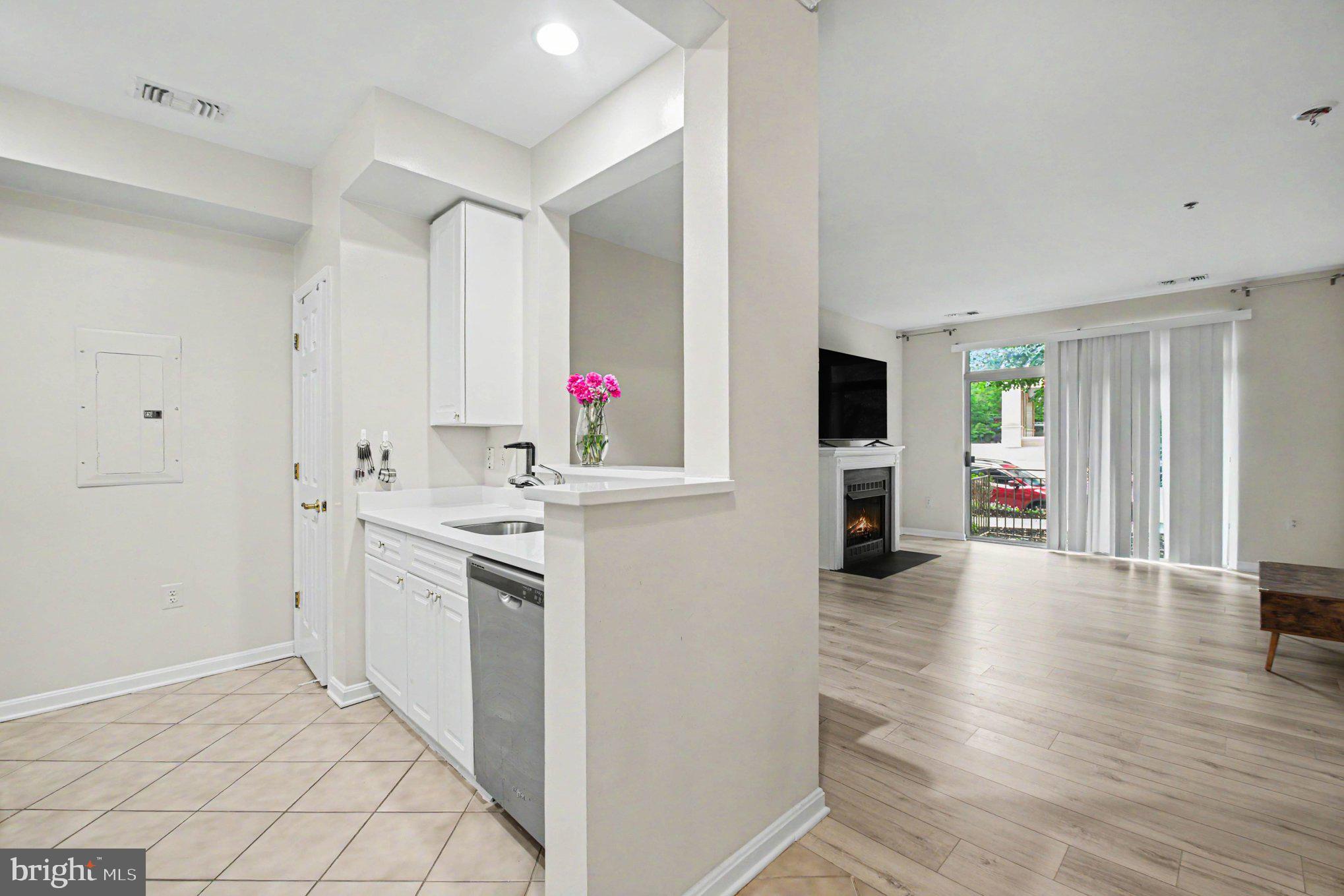 11775 STRATFORD HOUSE PLACE 112