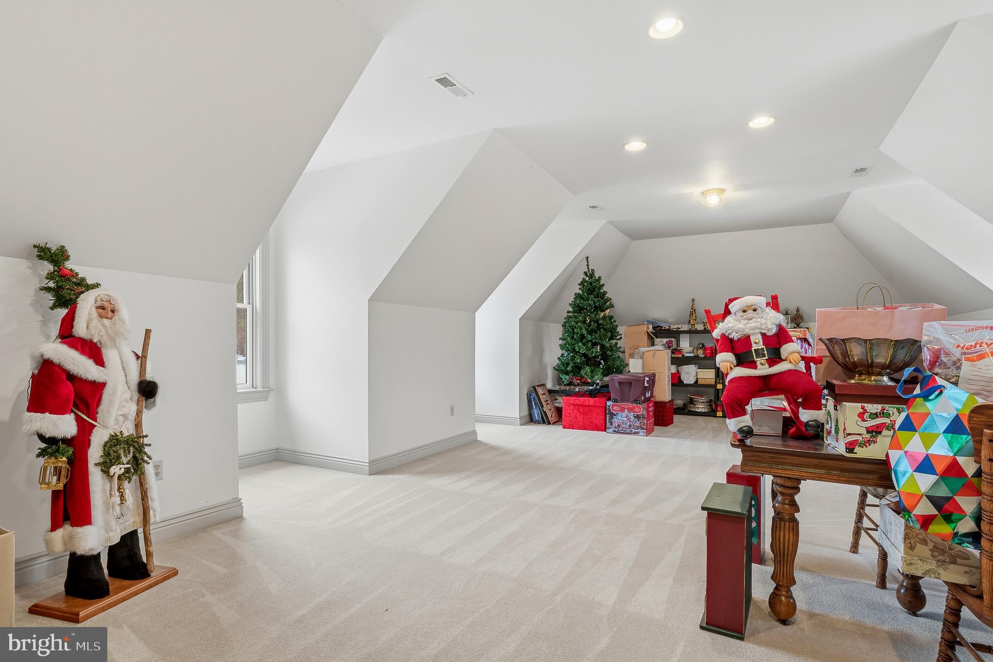 RIDGEWOOD - Residential