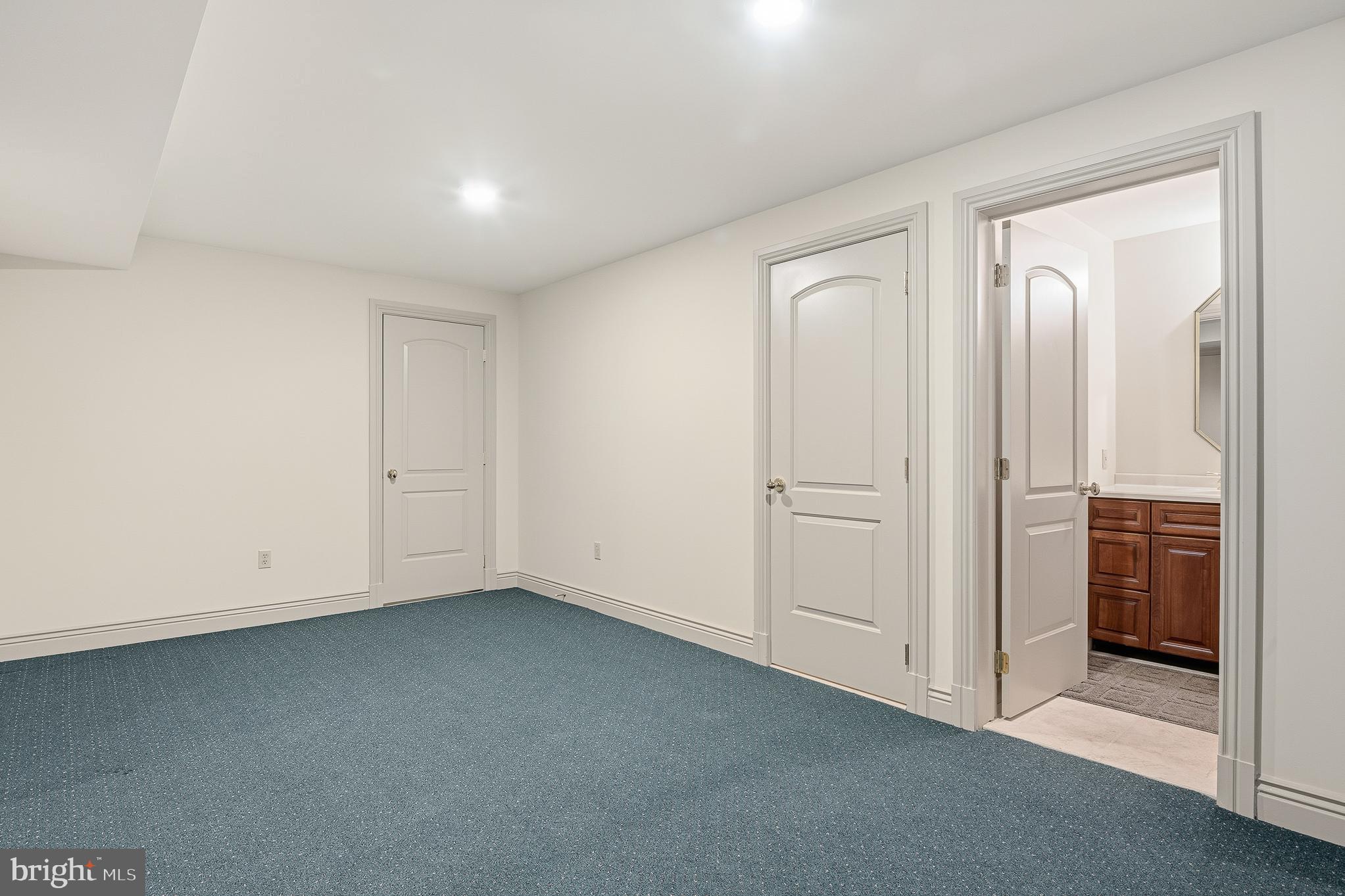 RIDGEWOOD - Residential