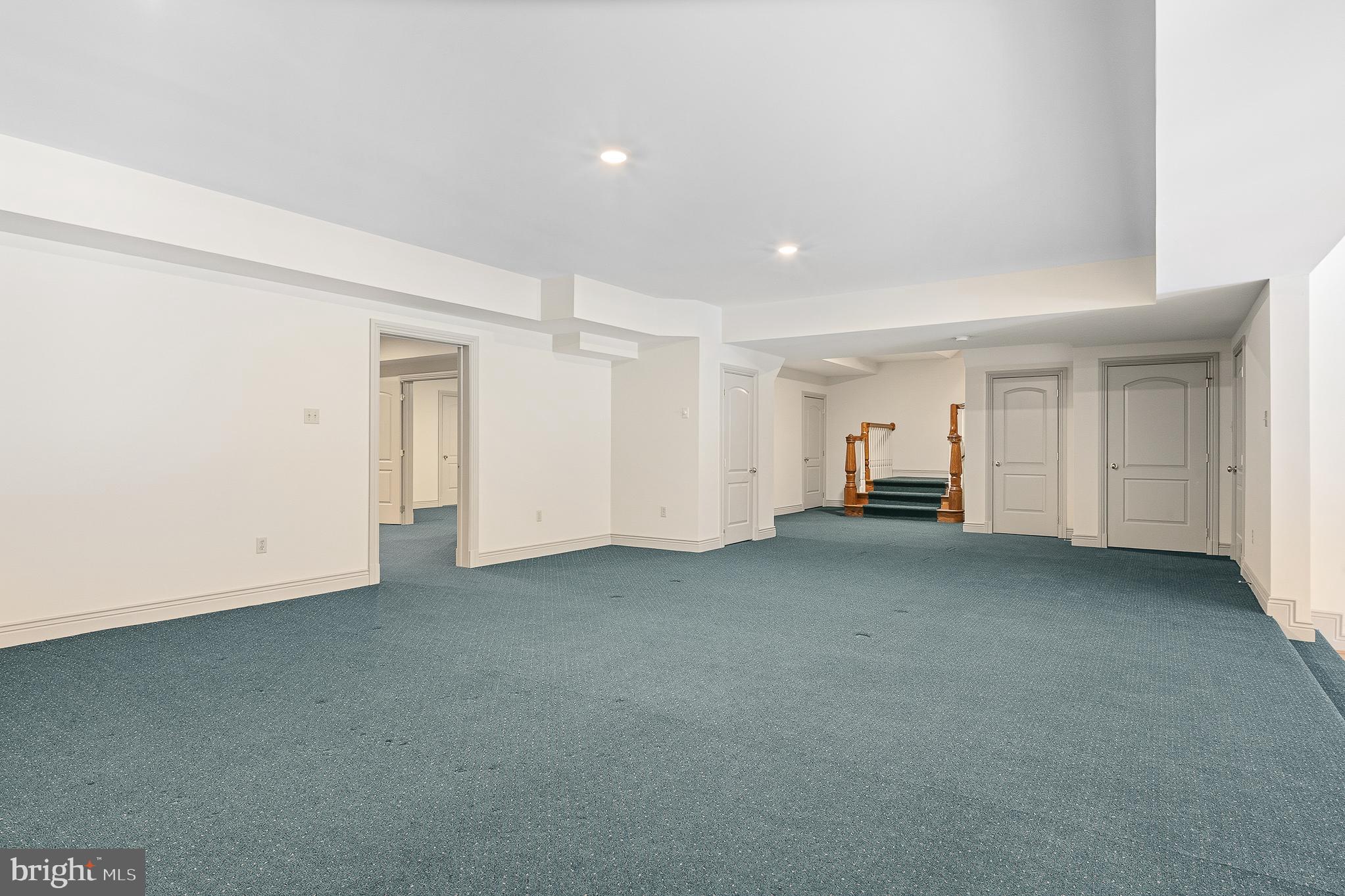 RIDGEWOOD - Residential