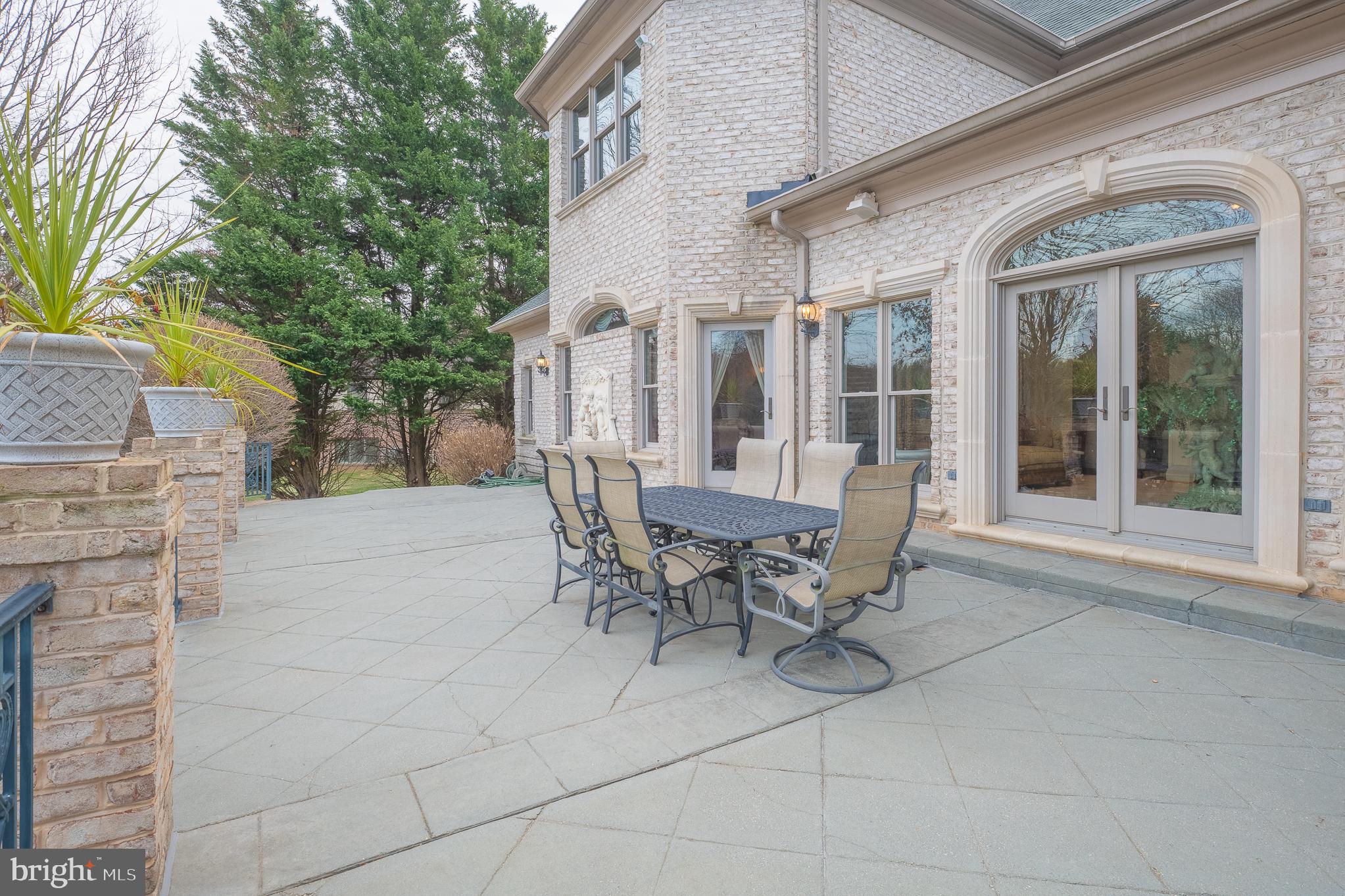 RIDGEWOOD - Residential