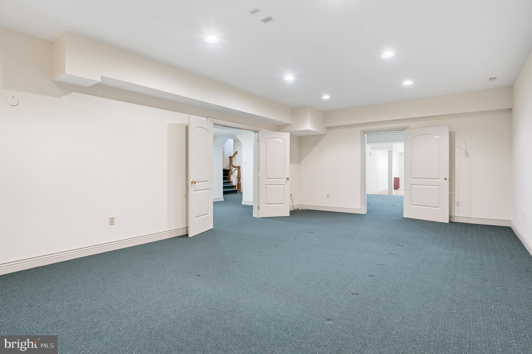 RIDGEWOOD - Residential