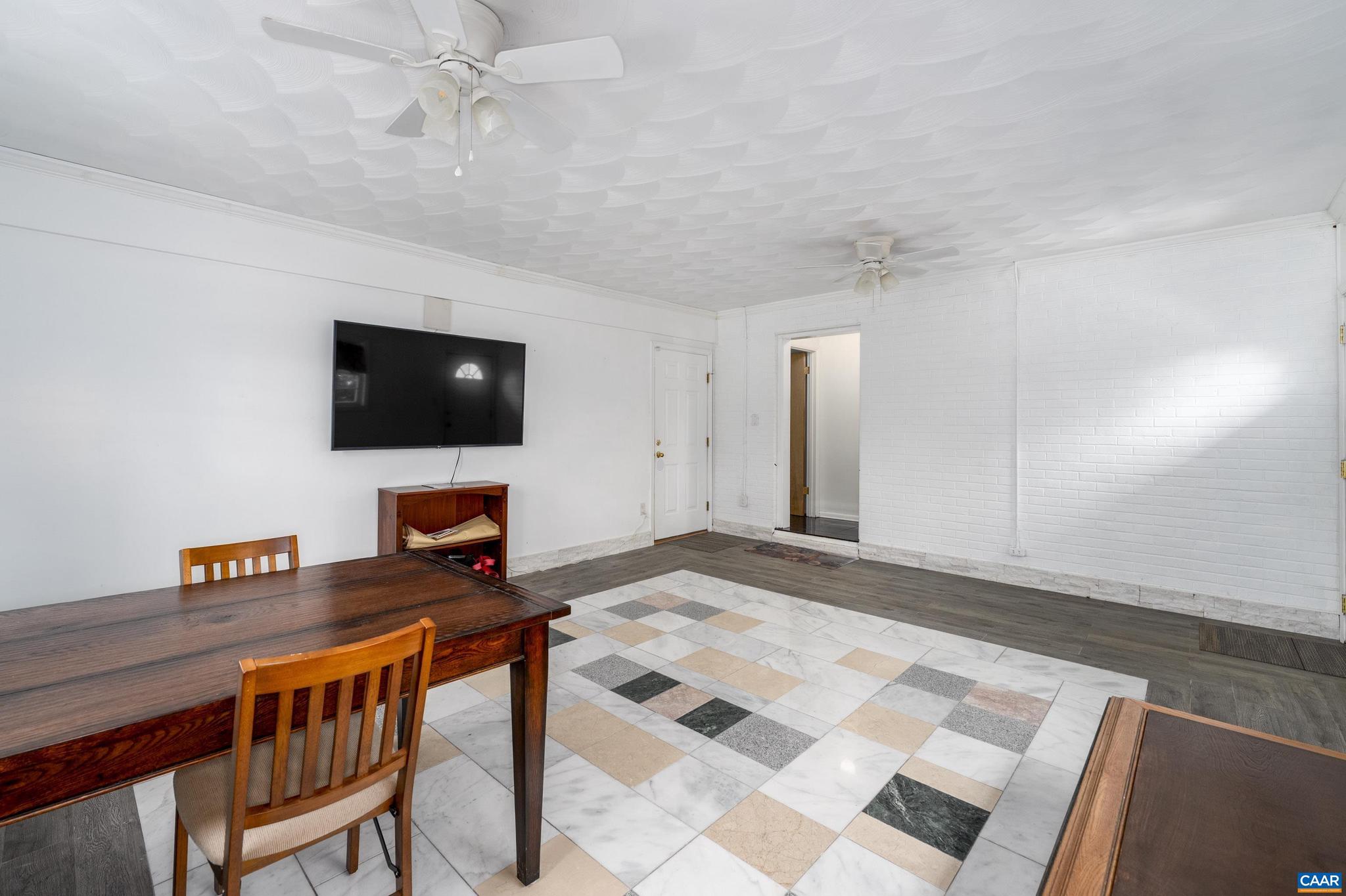 HESSIAN HILLS - Residential