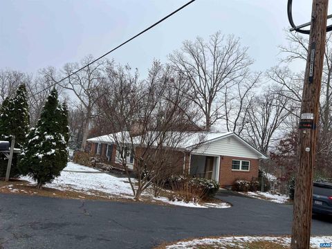 150 N BENNINGTON RD CHARLOTTESVILLE VA 22901