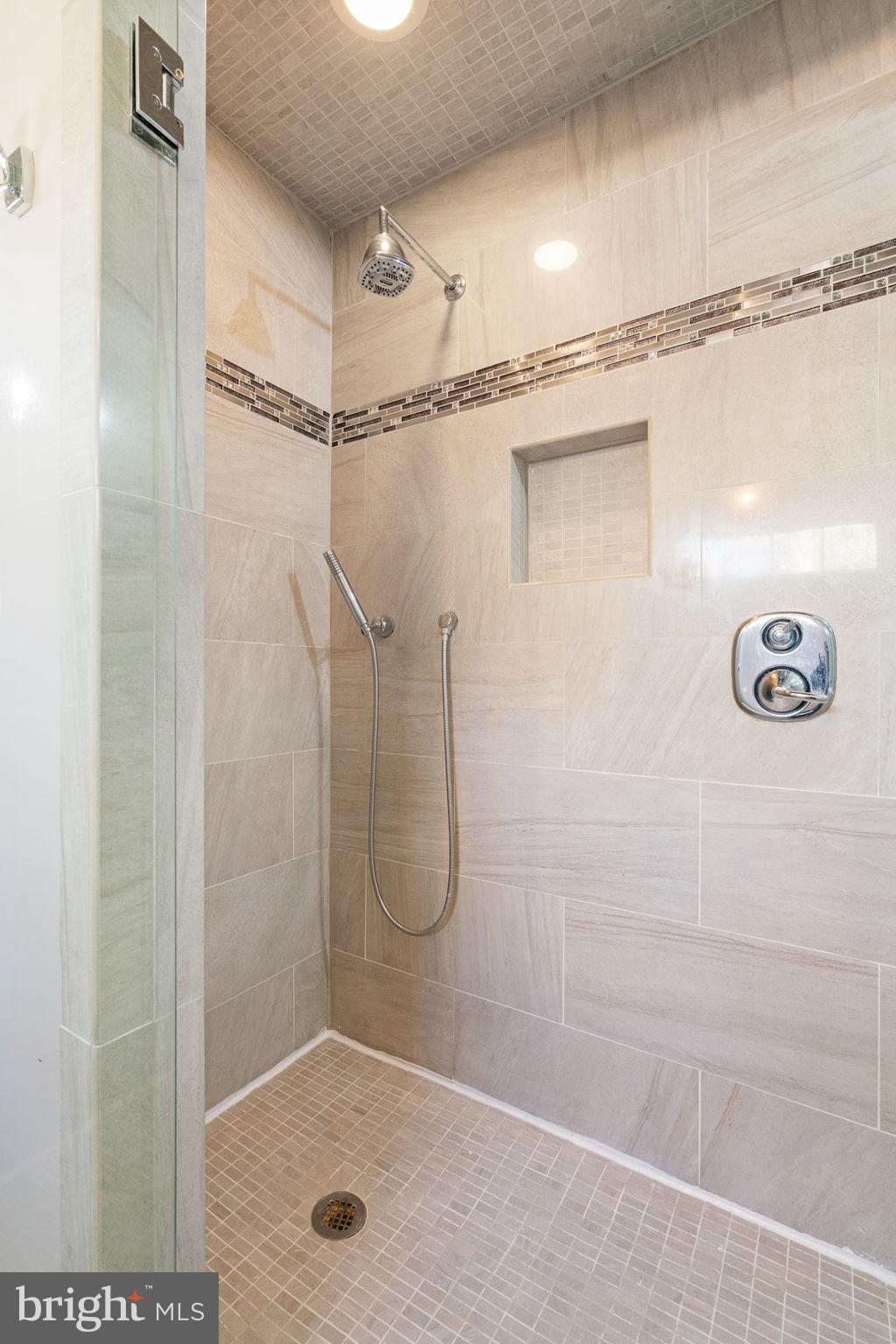 SOUTH WOODS - Residential