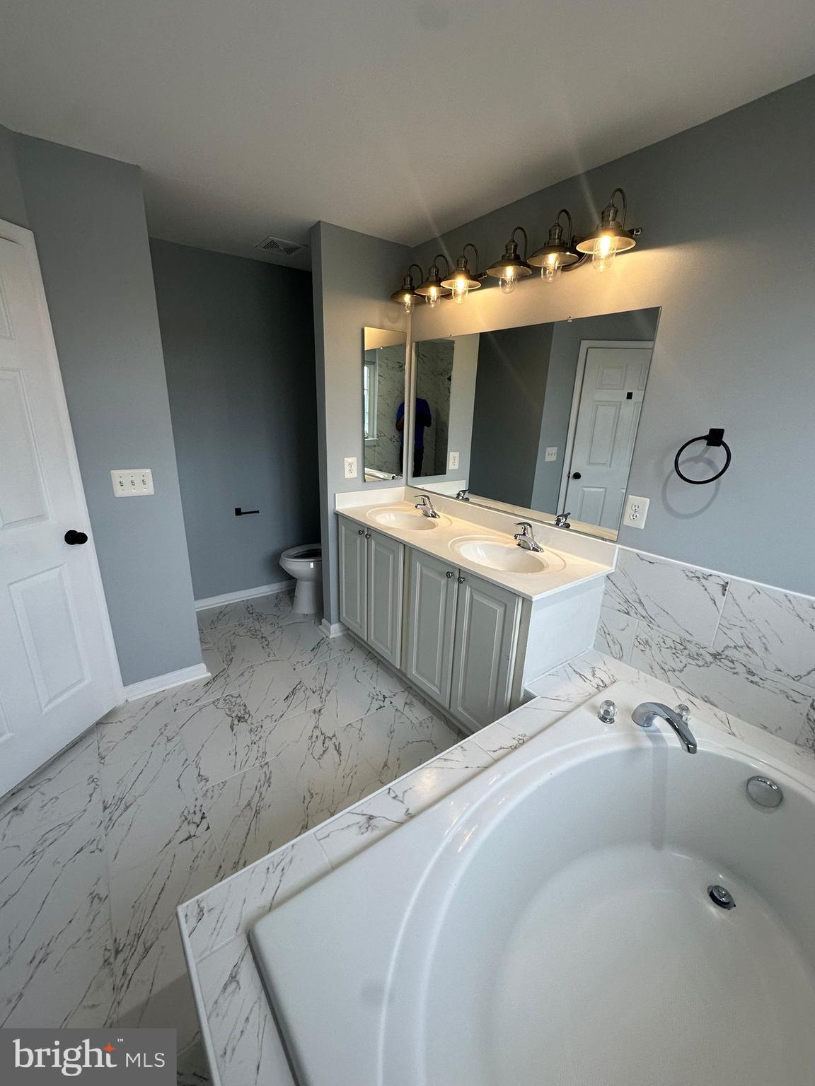 WINDMILL CROSSING - Residential