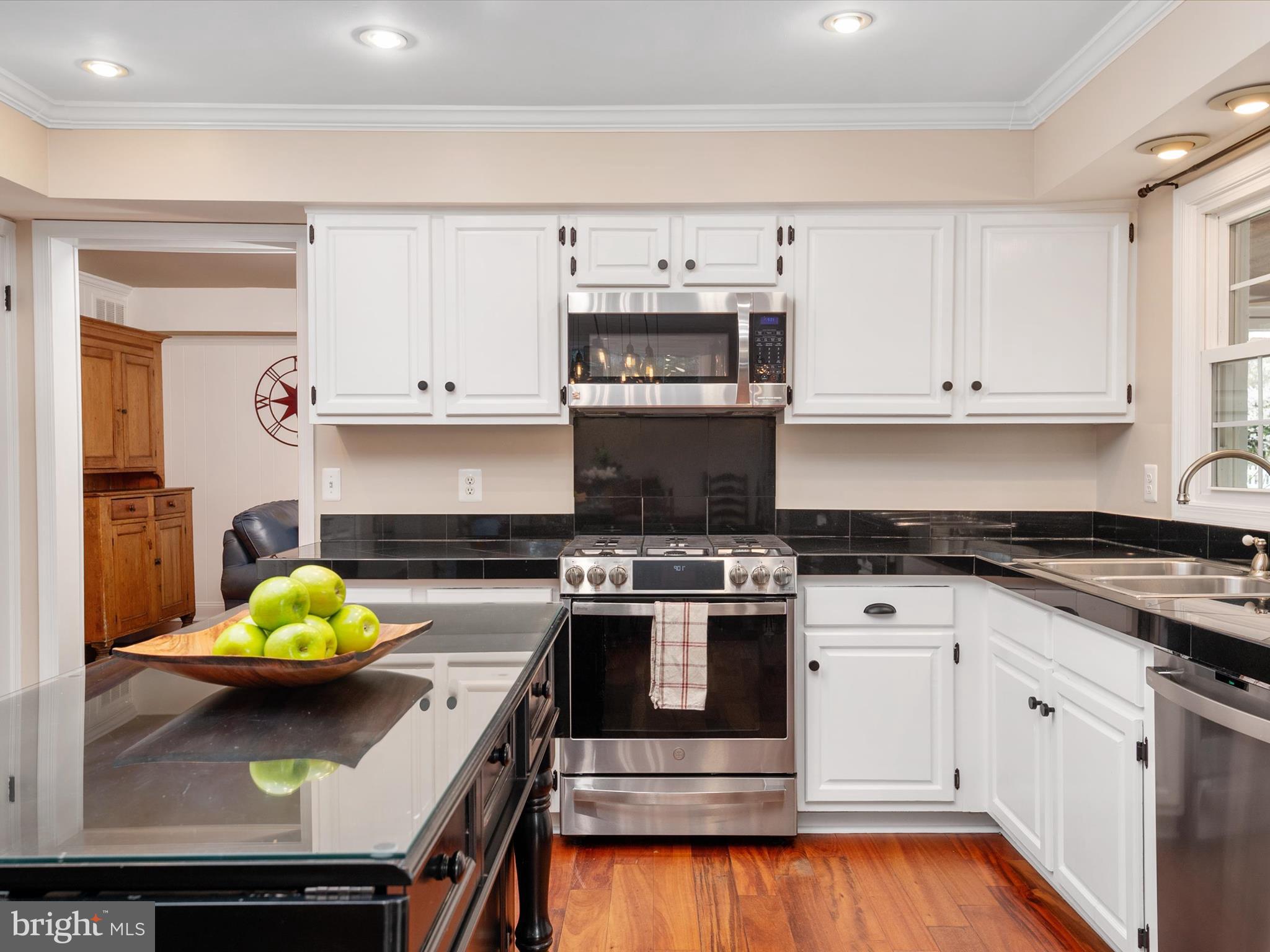 ANNAPOLIS COVE - Residential