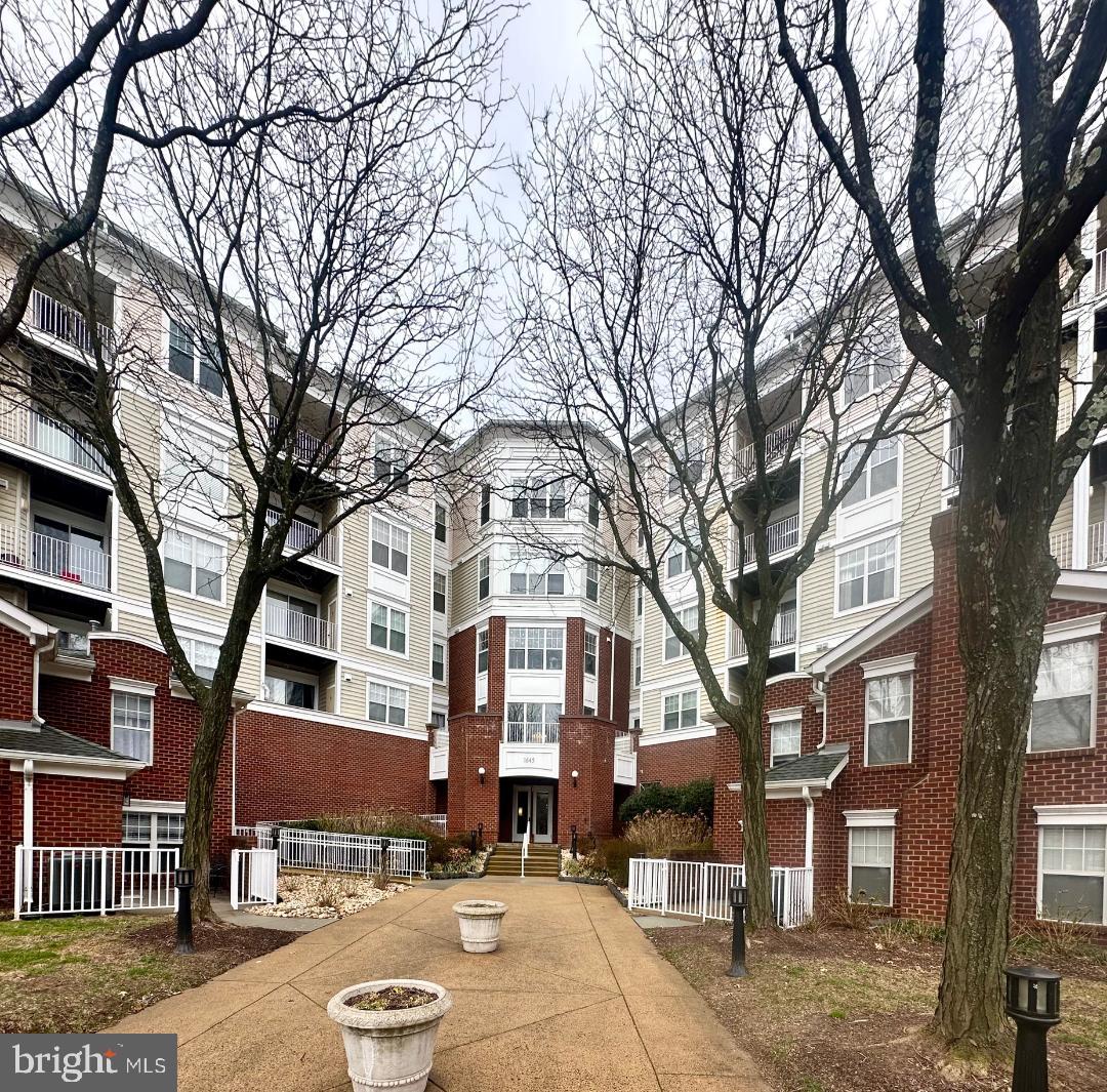 LILLIAN COURT AT TYSONS - Residential Lease