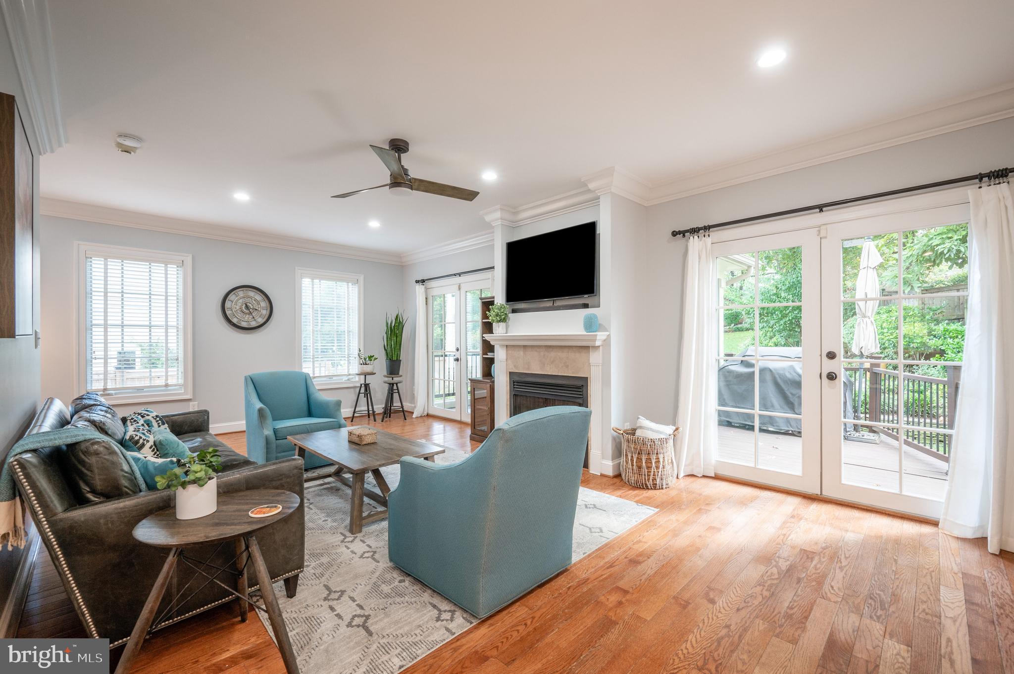 BEVERLY HILLS - Residential