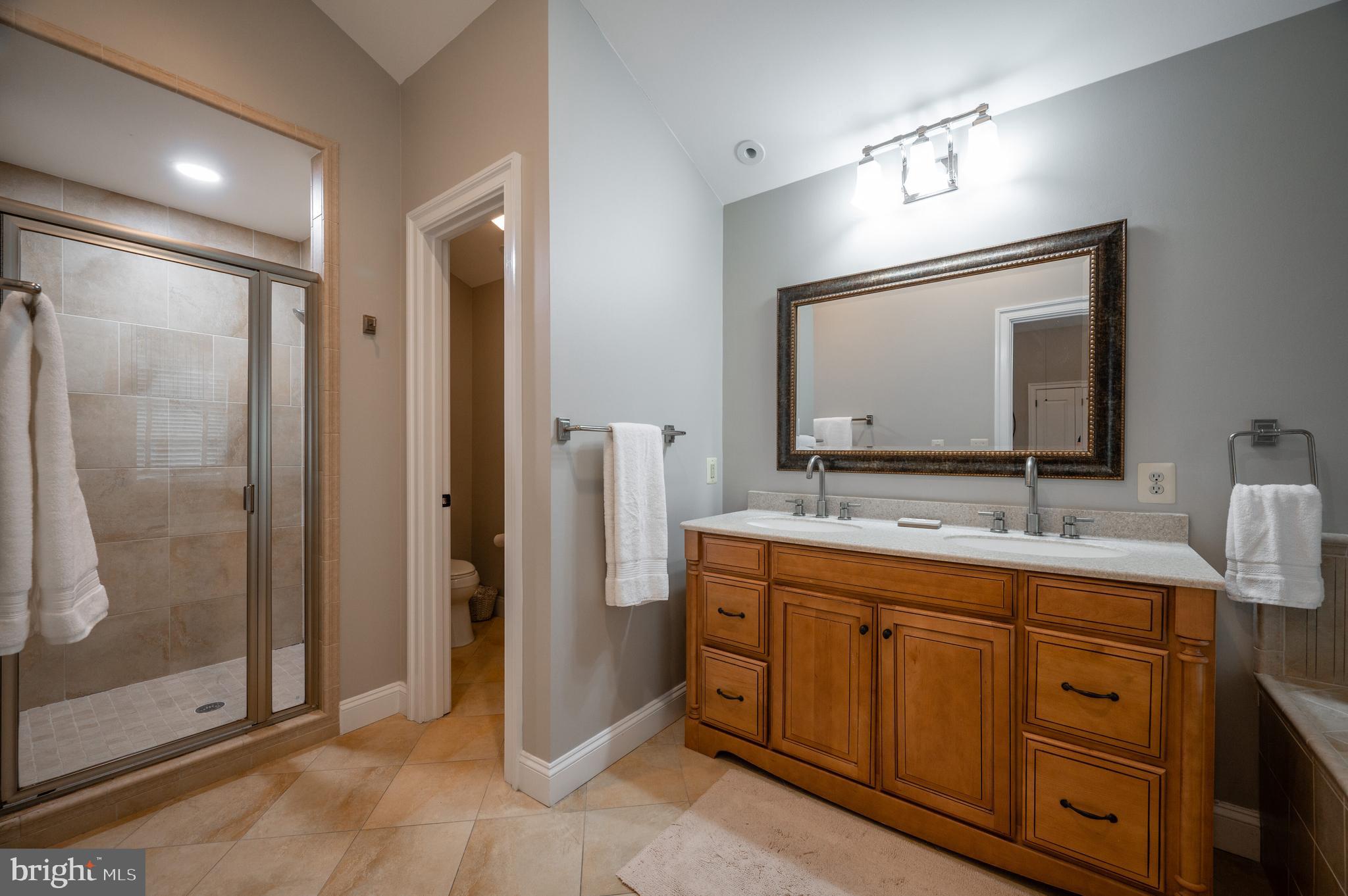 BEVERLY HILLS - Residential