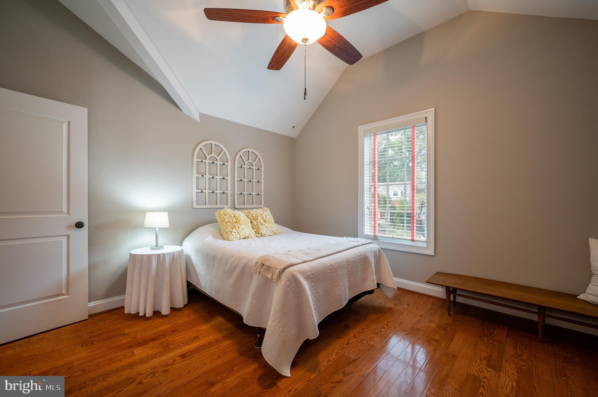 BEVERLY HILLS - Residential