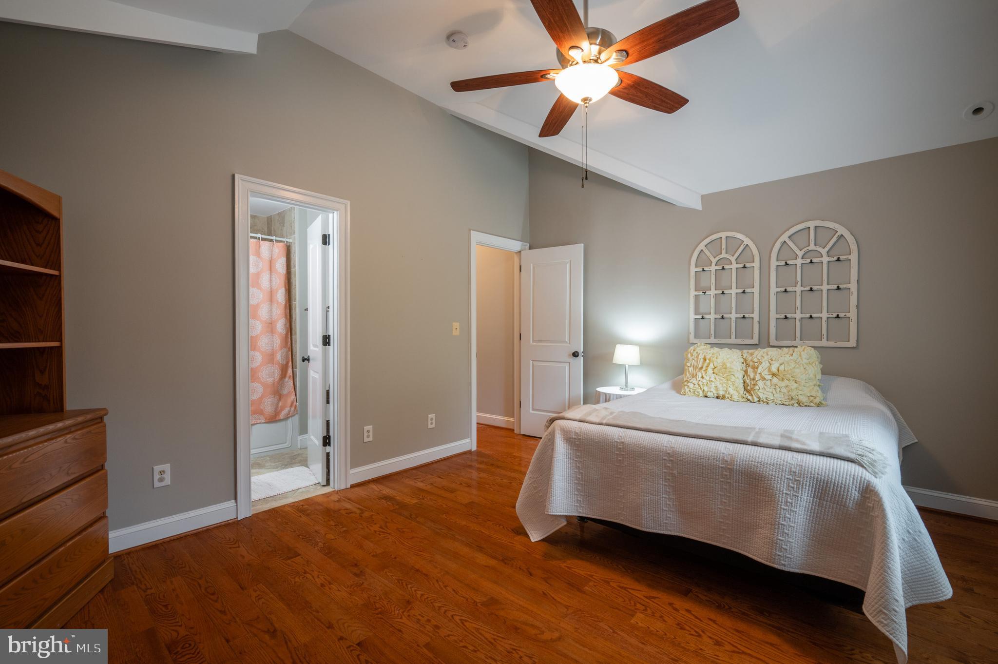 BEVERLY HILLS - Residential