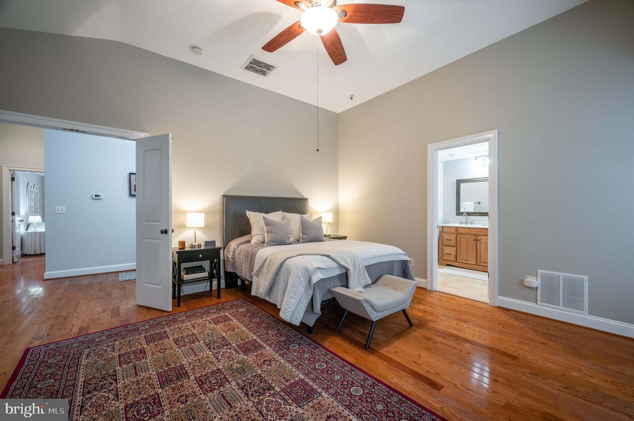 BEVERLY HILLS - Residential