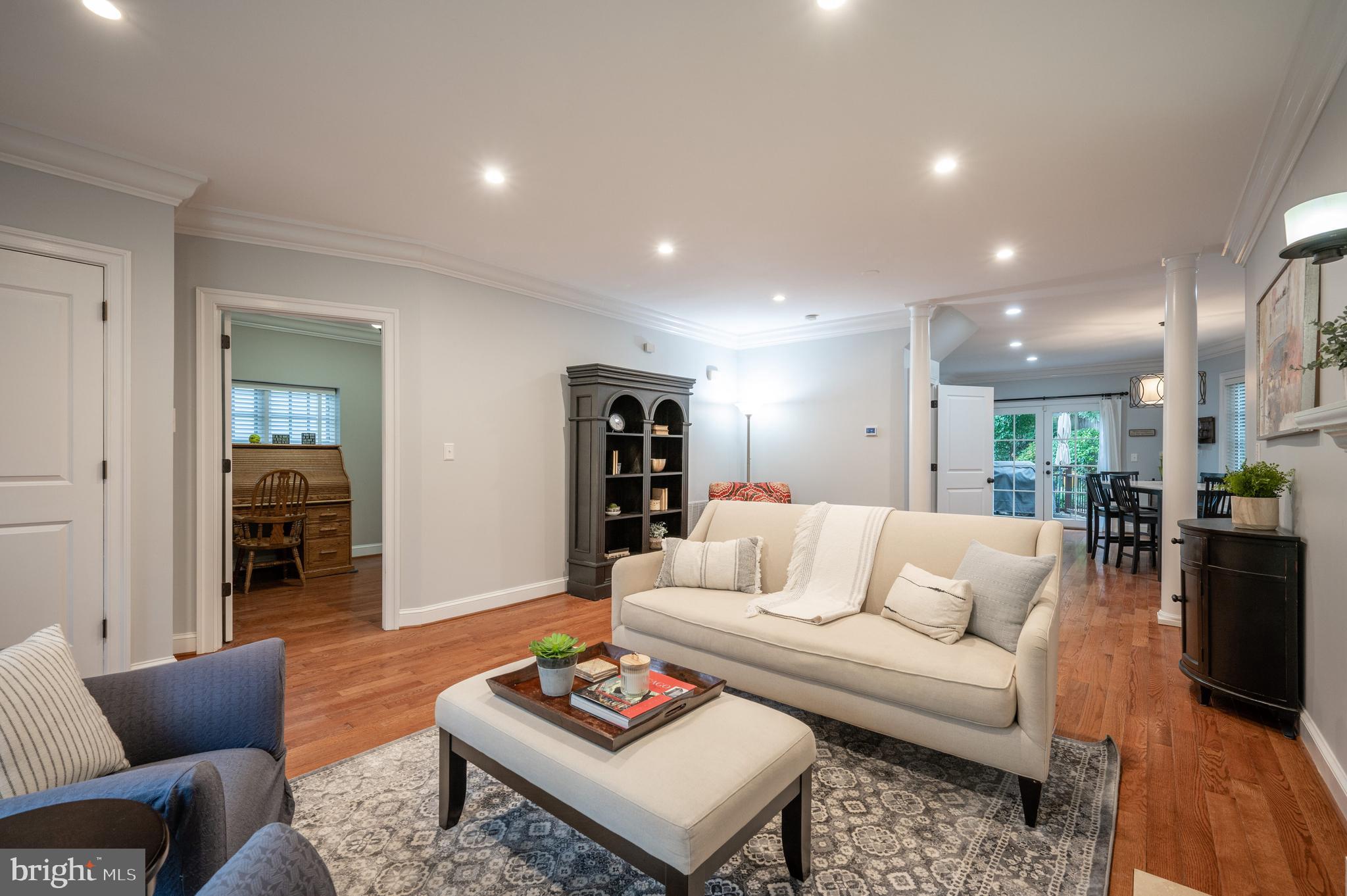 BEVERLY HILLS - Residential