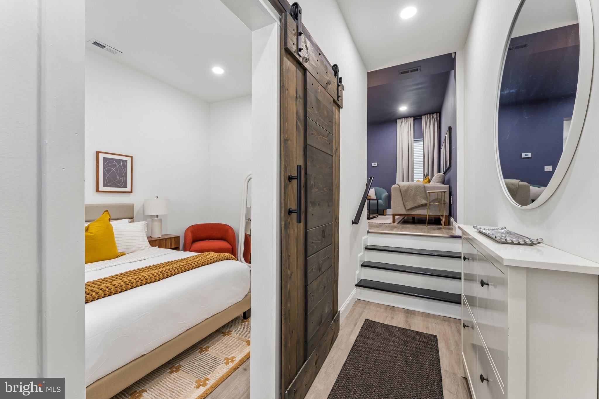 1709 BANK STREET 1