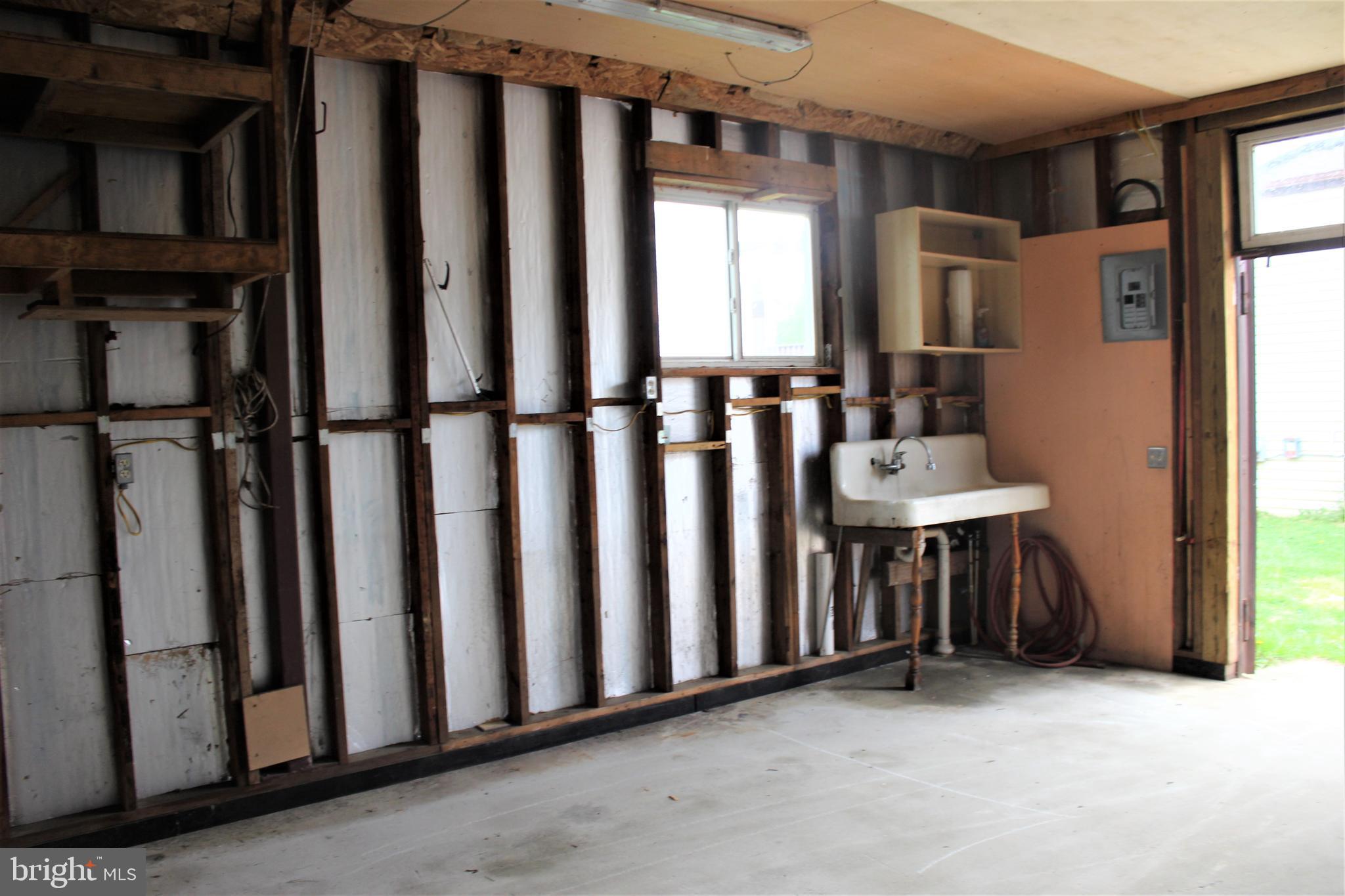 HARMANS WOODS - Residential