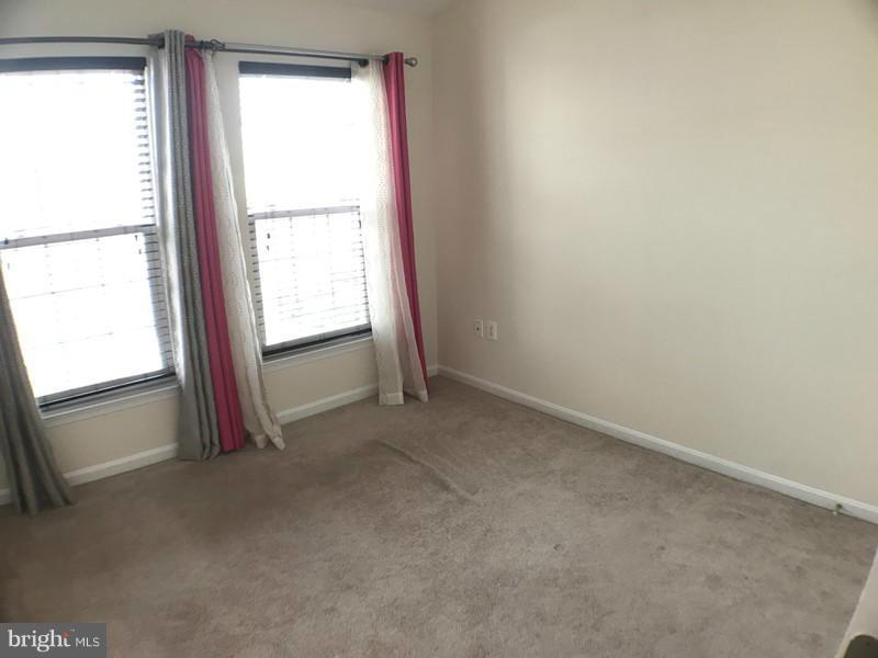 POTOMAC LAKES - Residential Lease