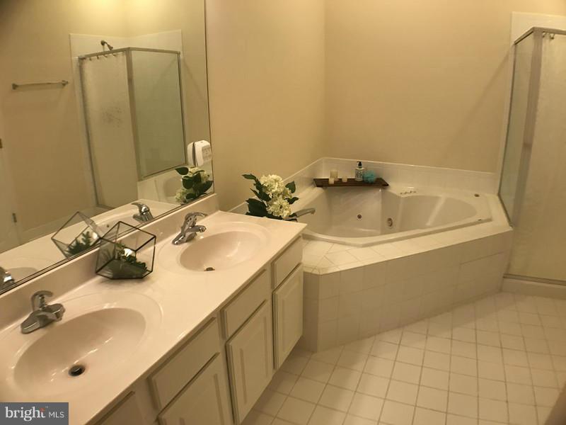 POTOMAC LAKES - Residential Lease