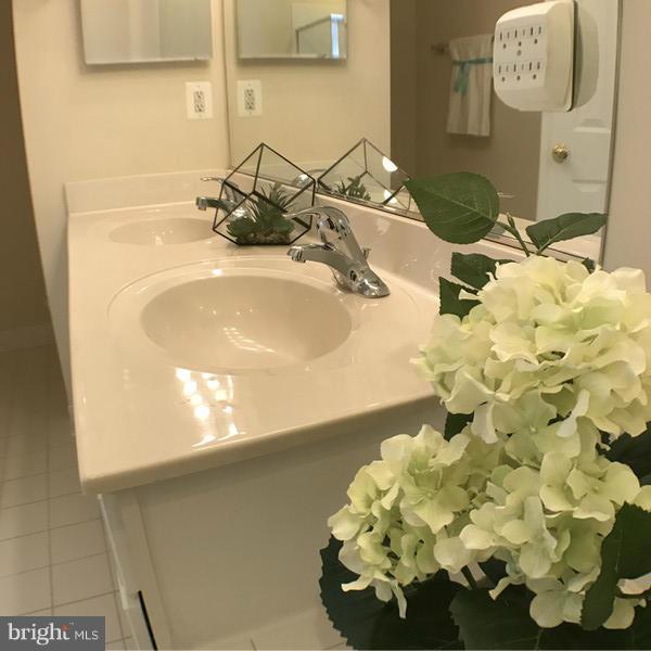 POTOMAC LAKES - Residential Lease