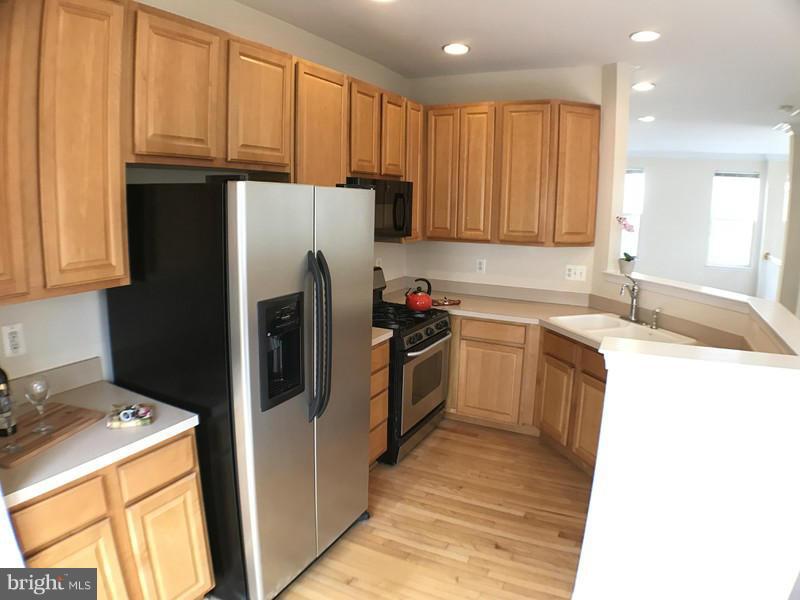 POTOMAC LAKES - Residential Lease