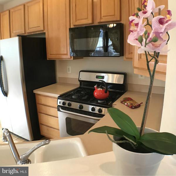 POTOMAC LAKES - Residential Lease