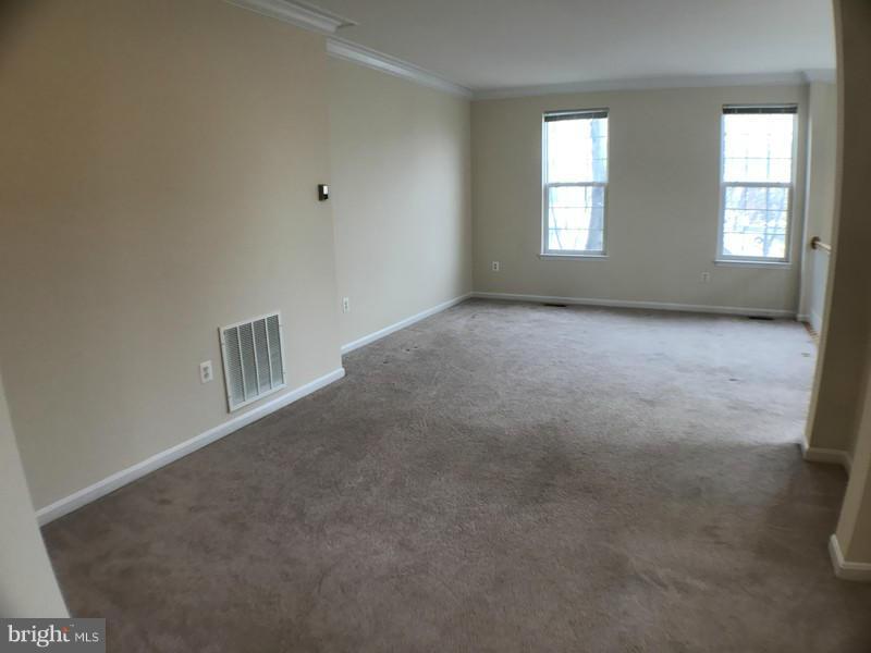 POTOMAC LAKES - Residential Lease