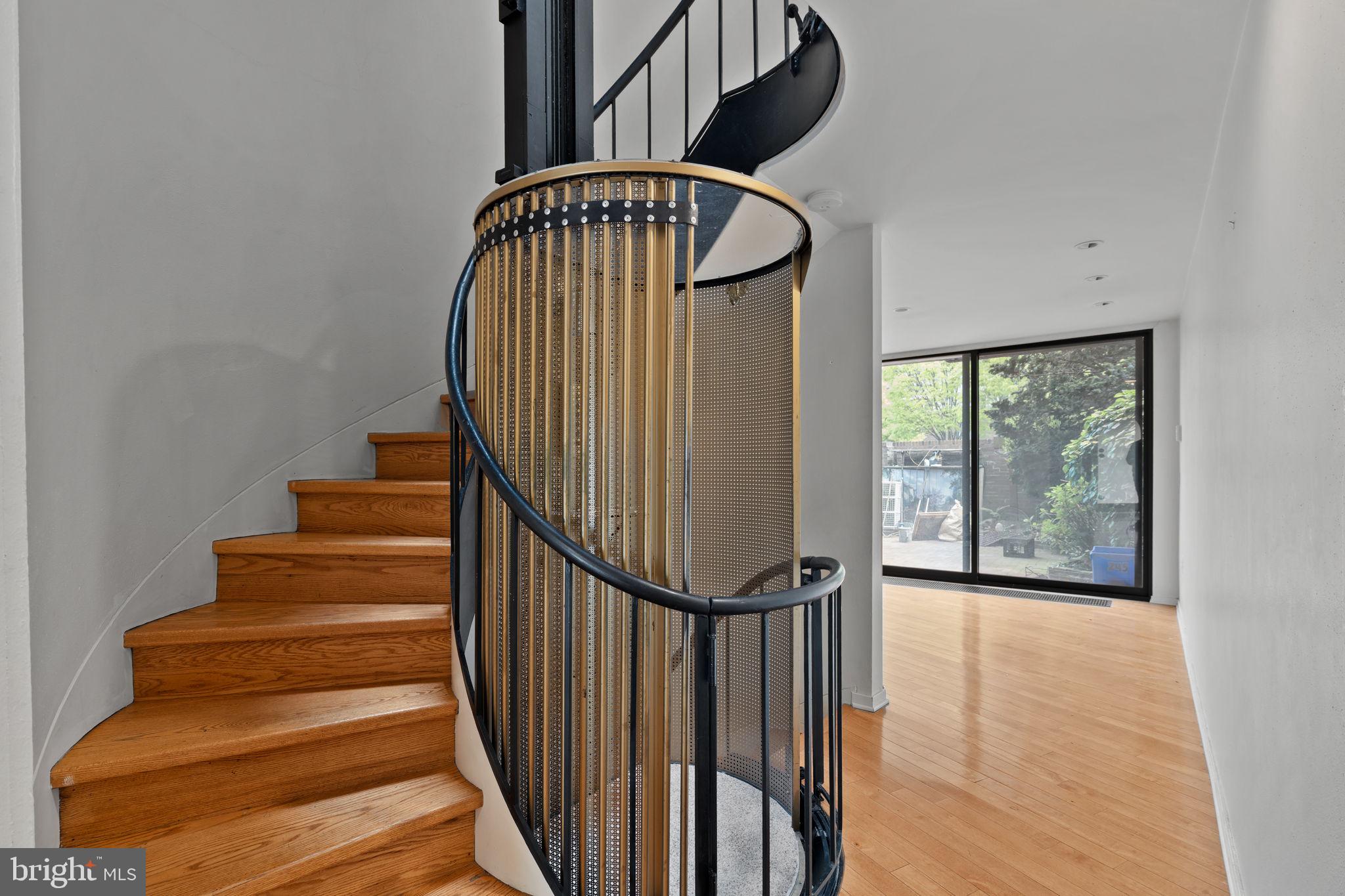 SOCIETY HILL - Residential