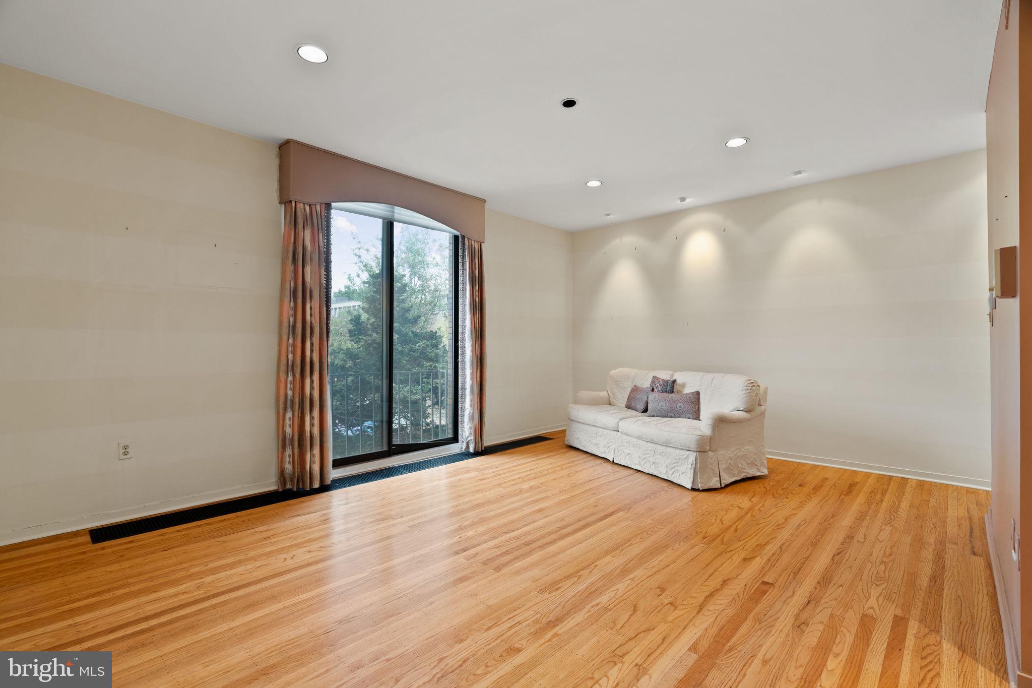 SOCIETY HILL - Residential