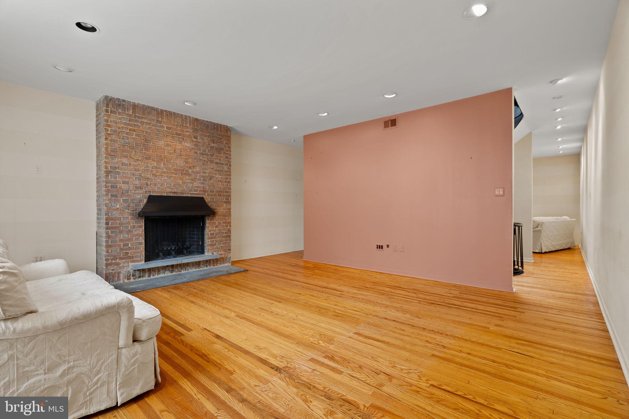 SOCIETY HILL - Residential