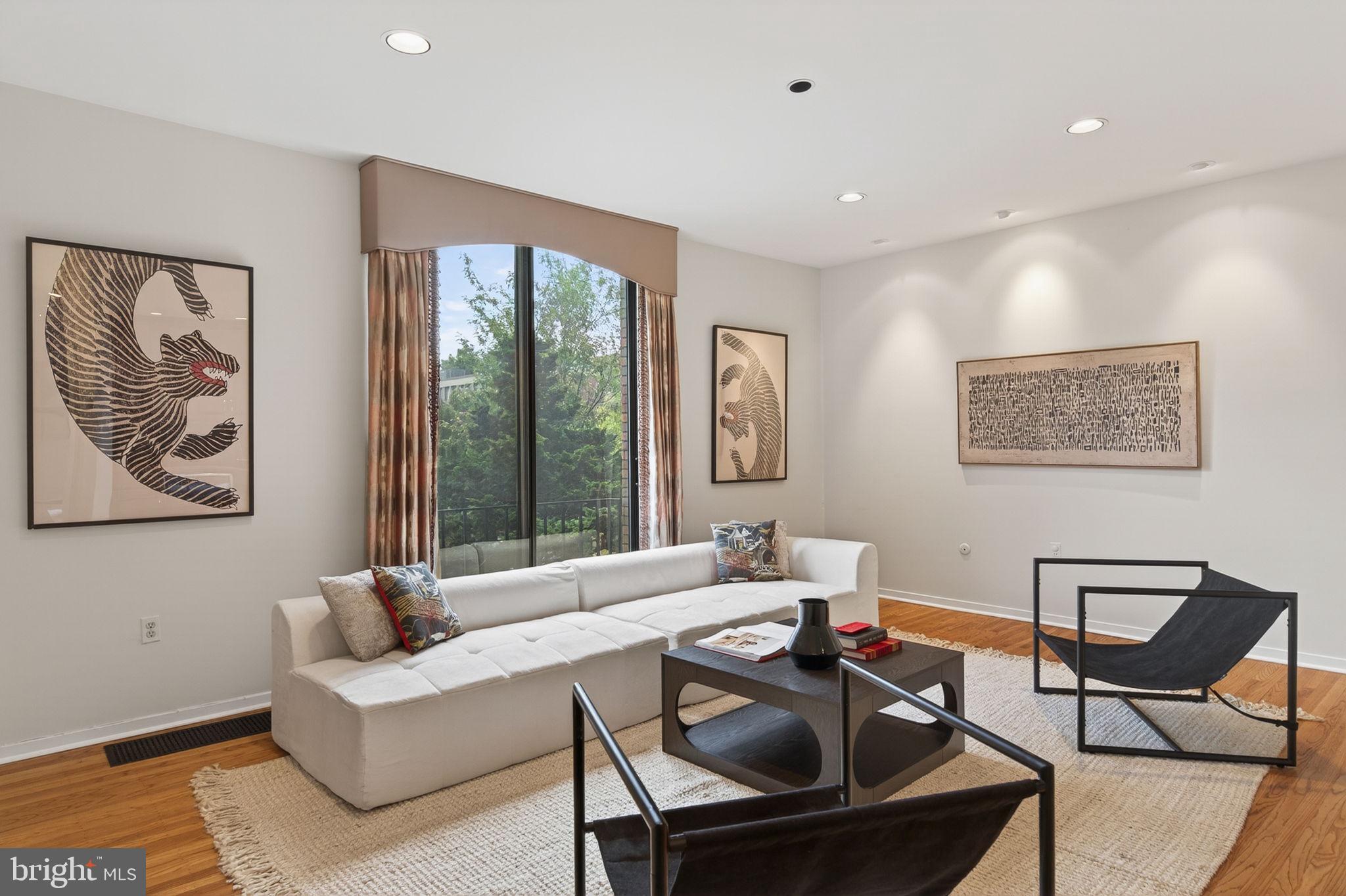 SOCIETY HILL - Residential