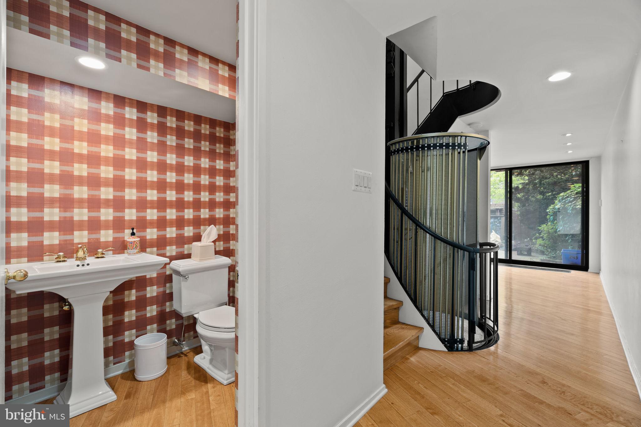 SOCIETY HILL - Residential