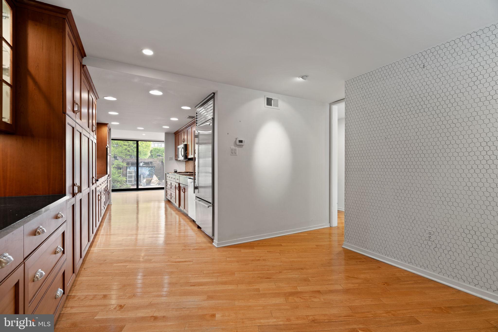SOCIETY HILL - Residential
