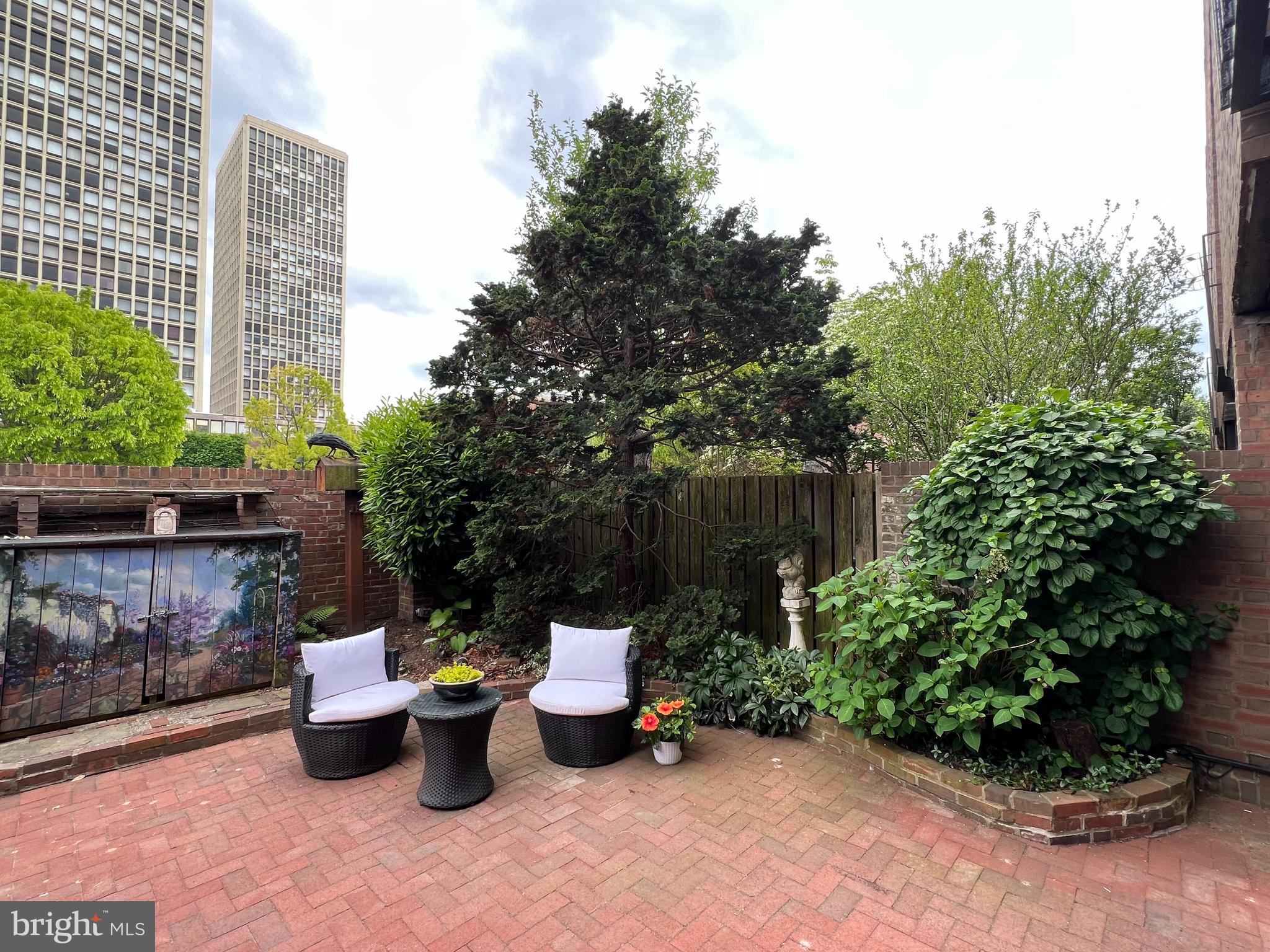 SOCIETY HILL - Residential