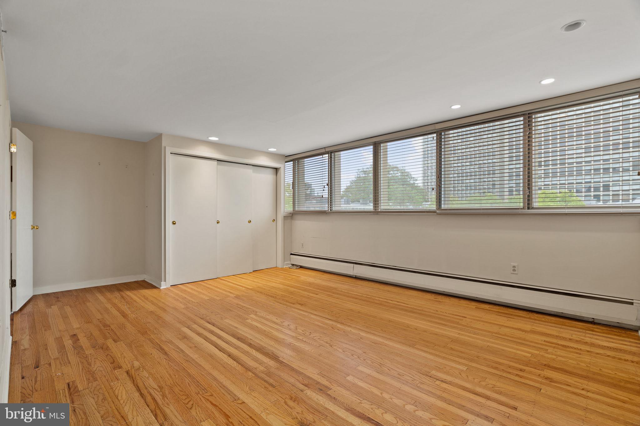 SOCIETY HILL - Residential