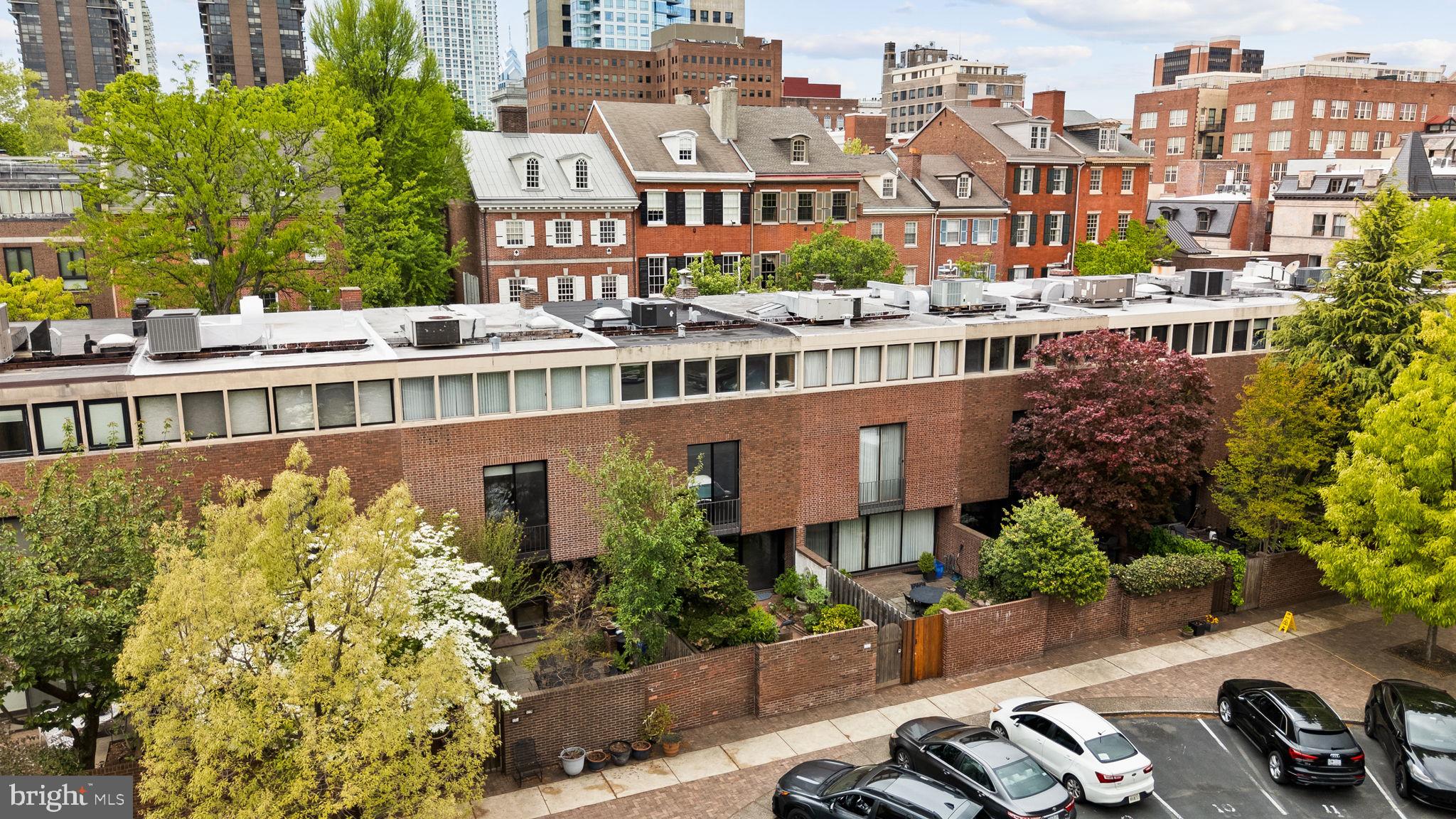 SOCIETY HILL - Residential