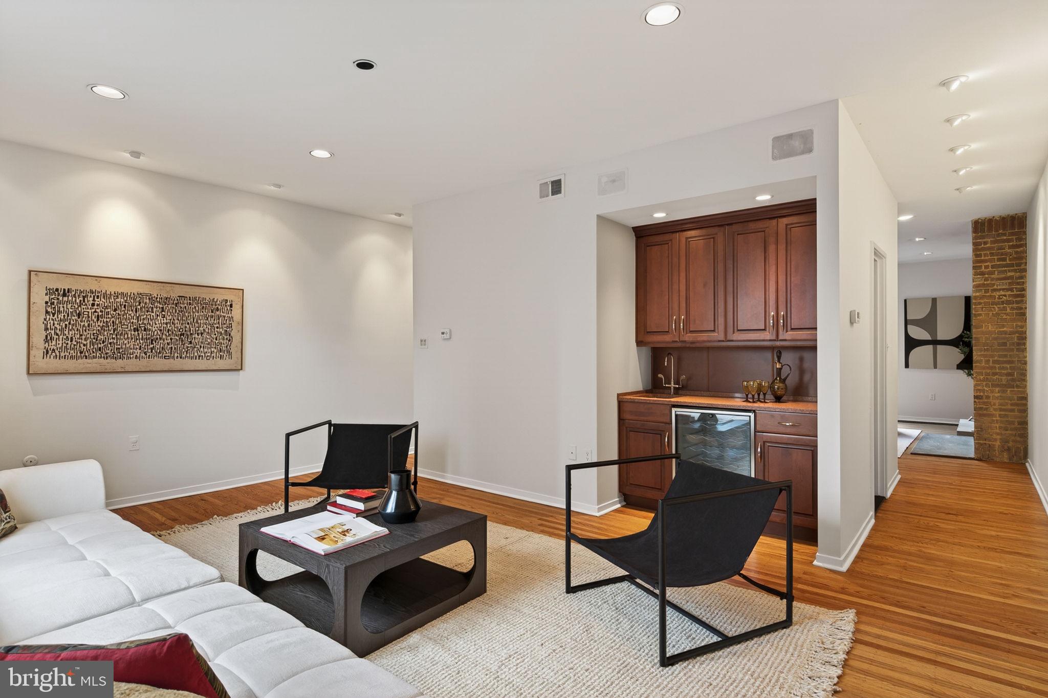SOCIETY HILL - Residential