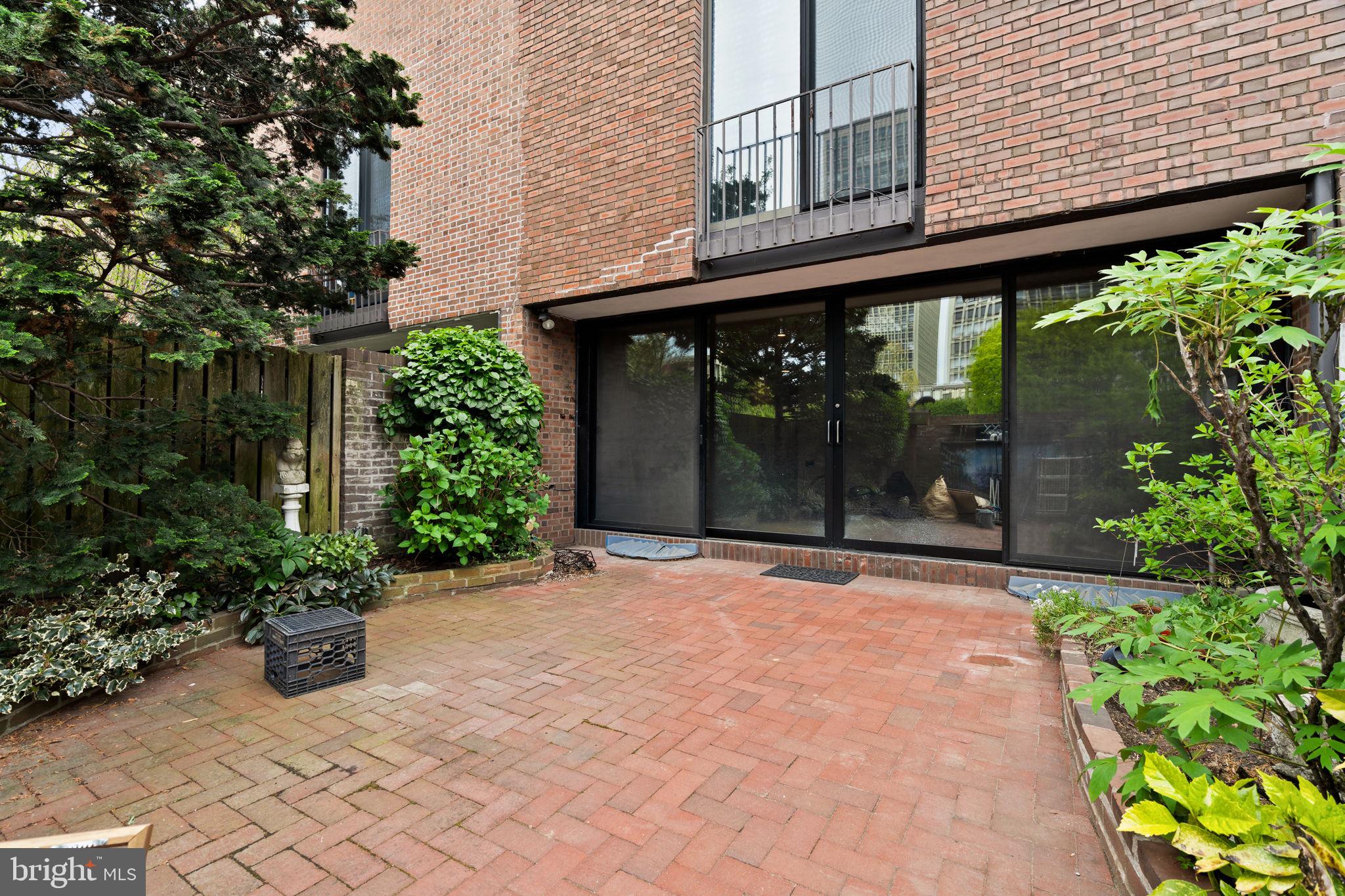 SOCIETY HILL - Residential
