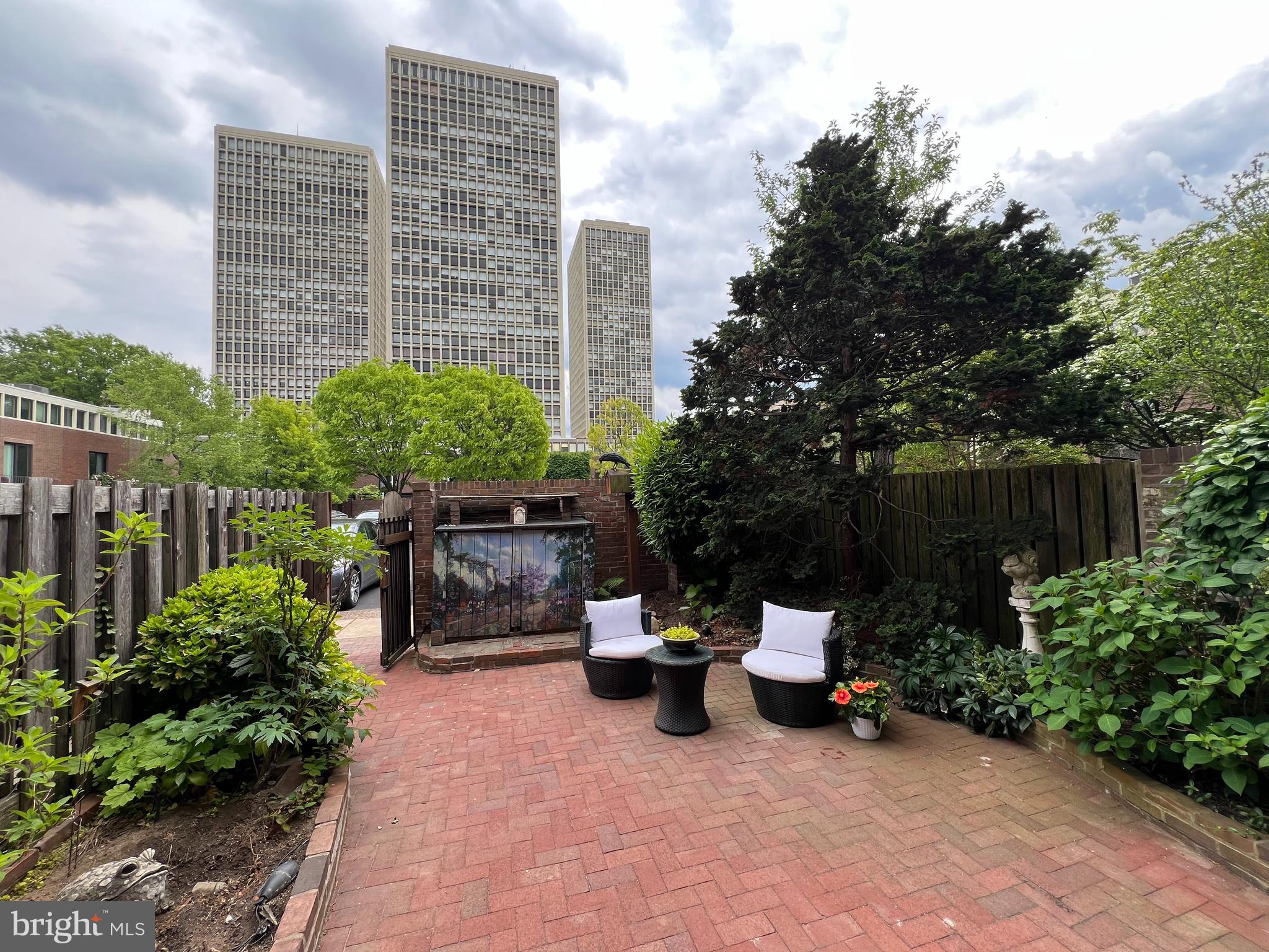 SOCIETY HILL - Residential