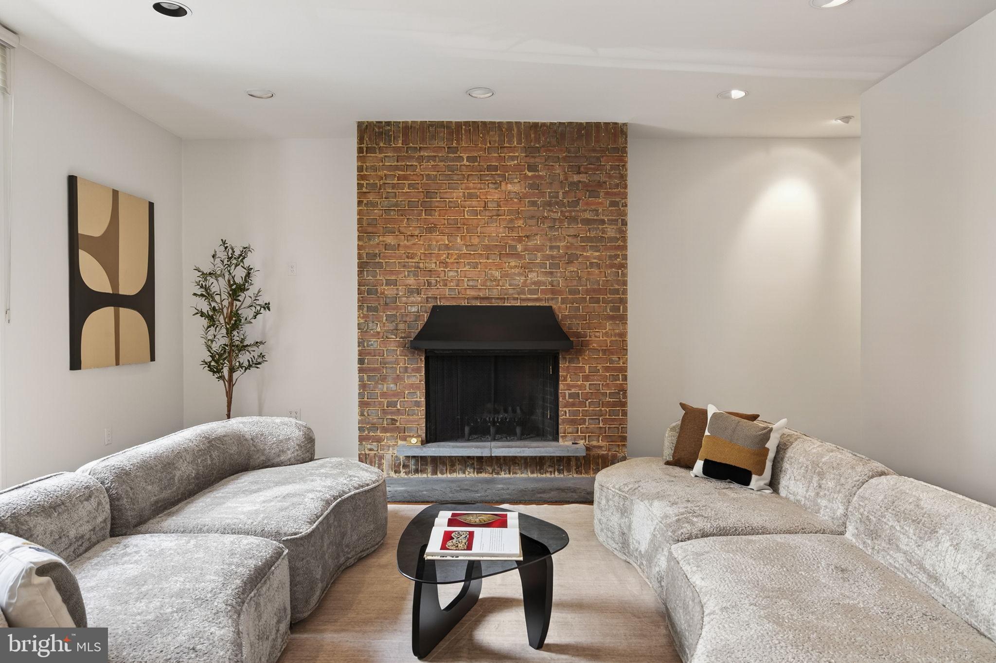 SOCIETY HILL - Residential