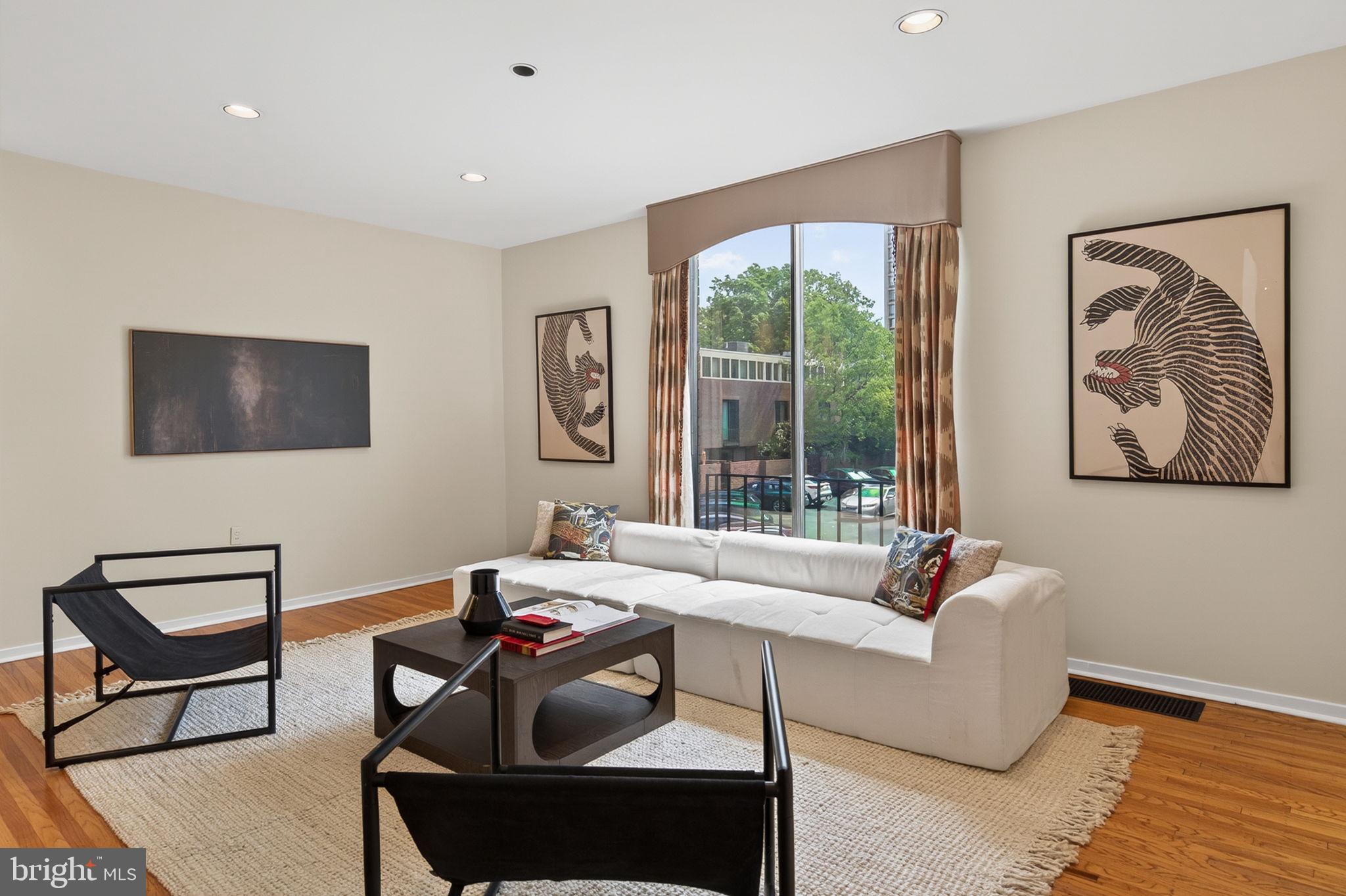 SOCIETY HILL - Residential