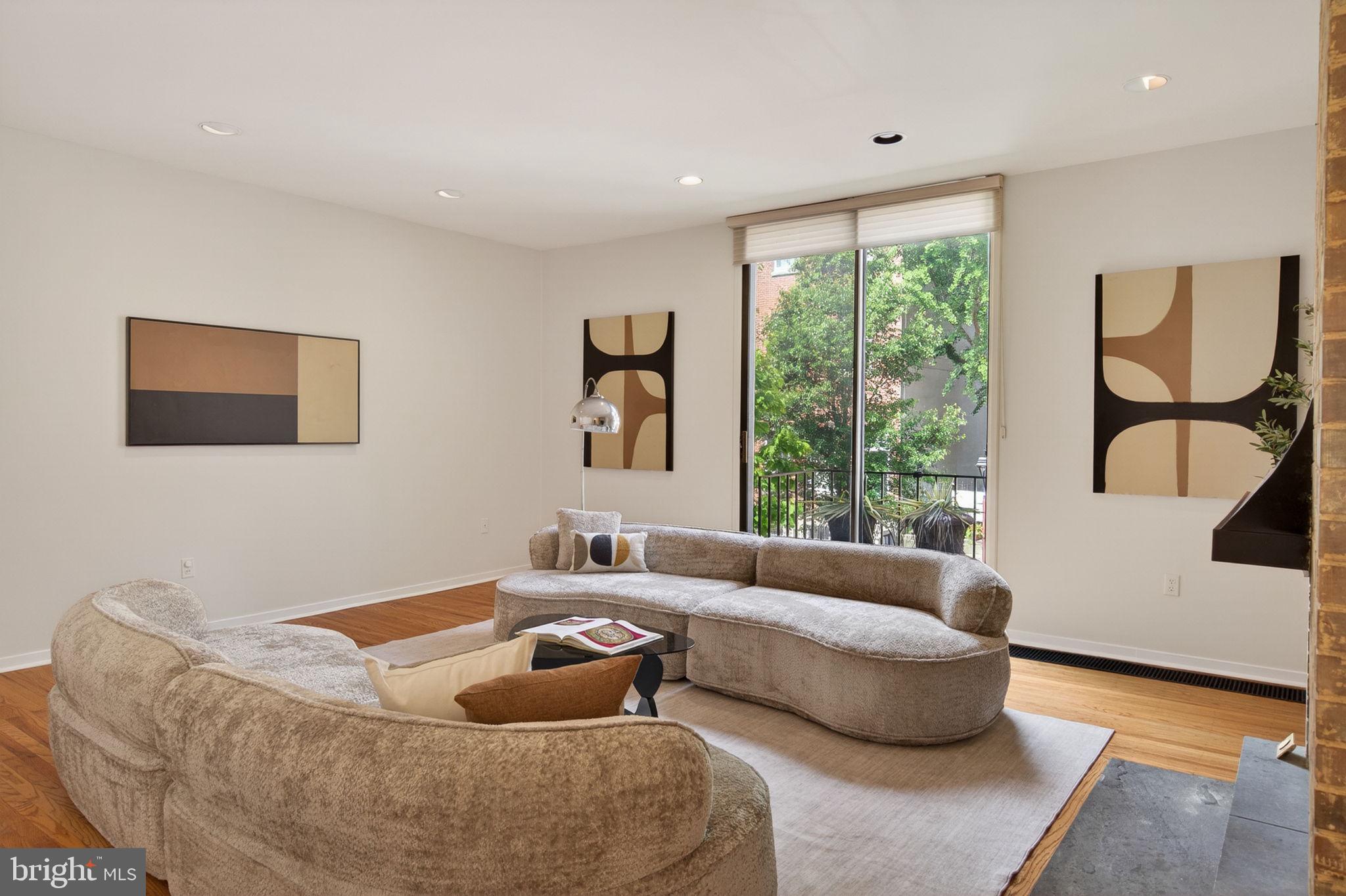 SOCIETY HILL - Residential