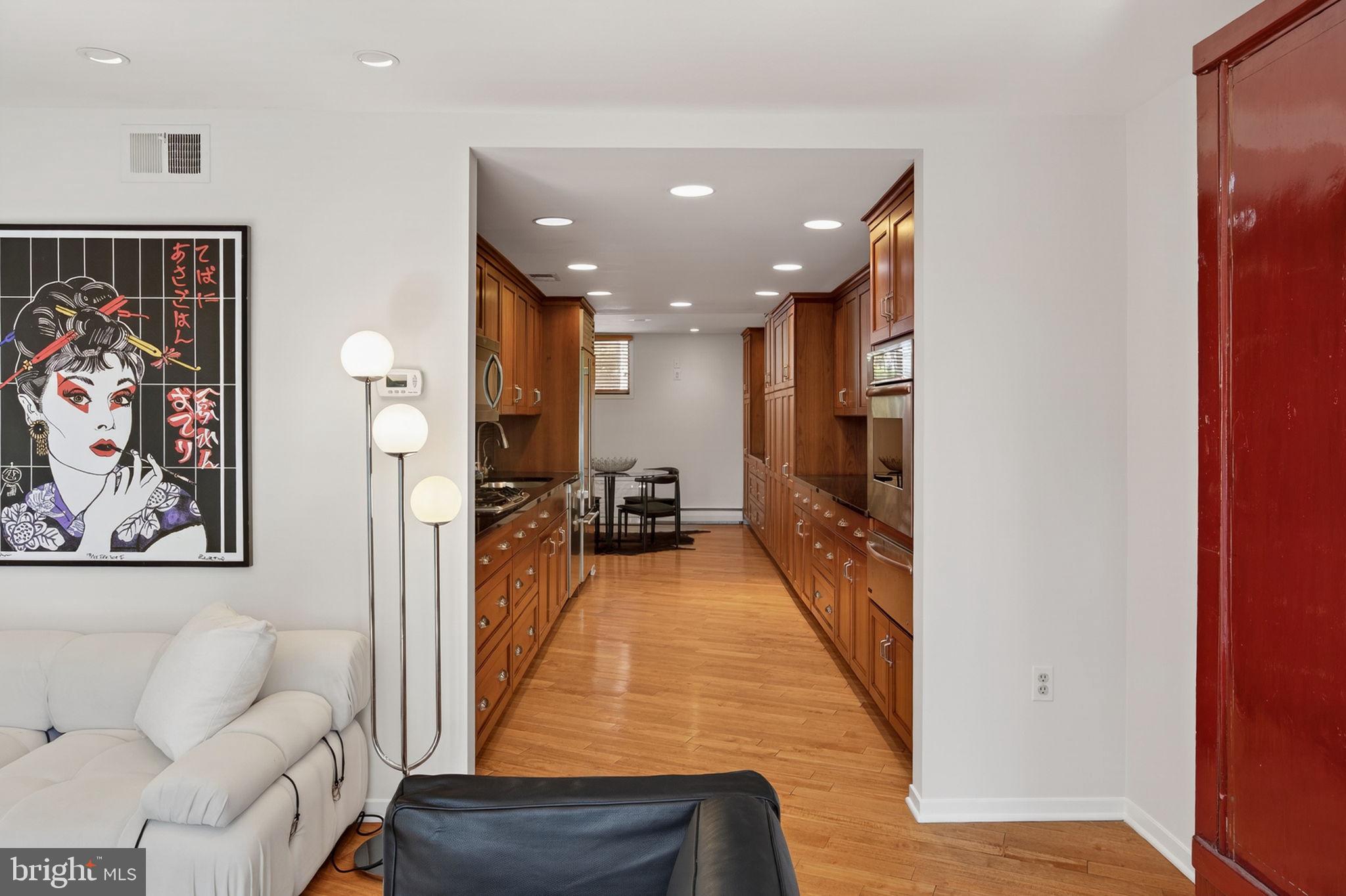 SOCIETY HILL - Residential