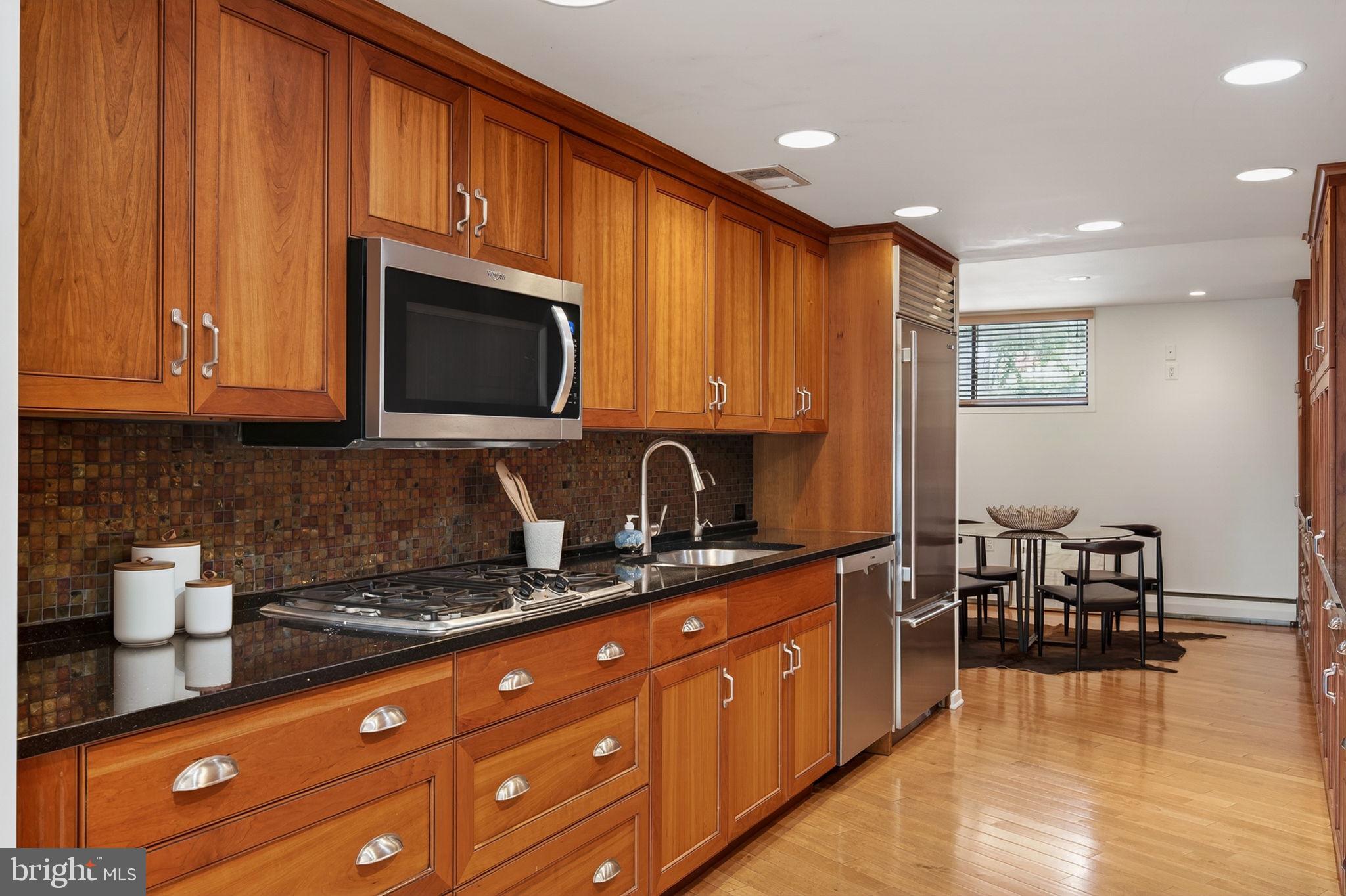 SOCIETY HILL - Residential