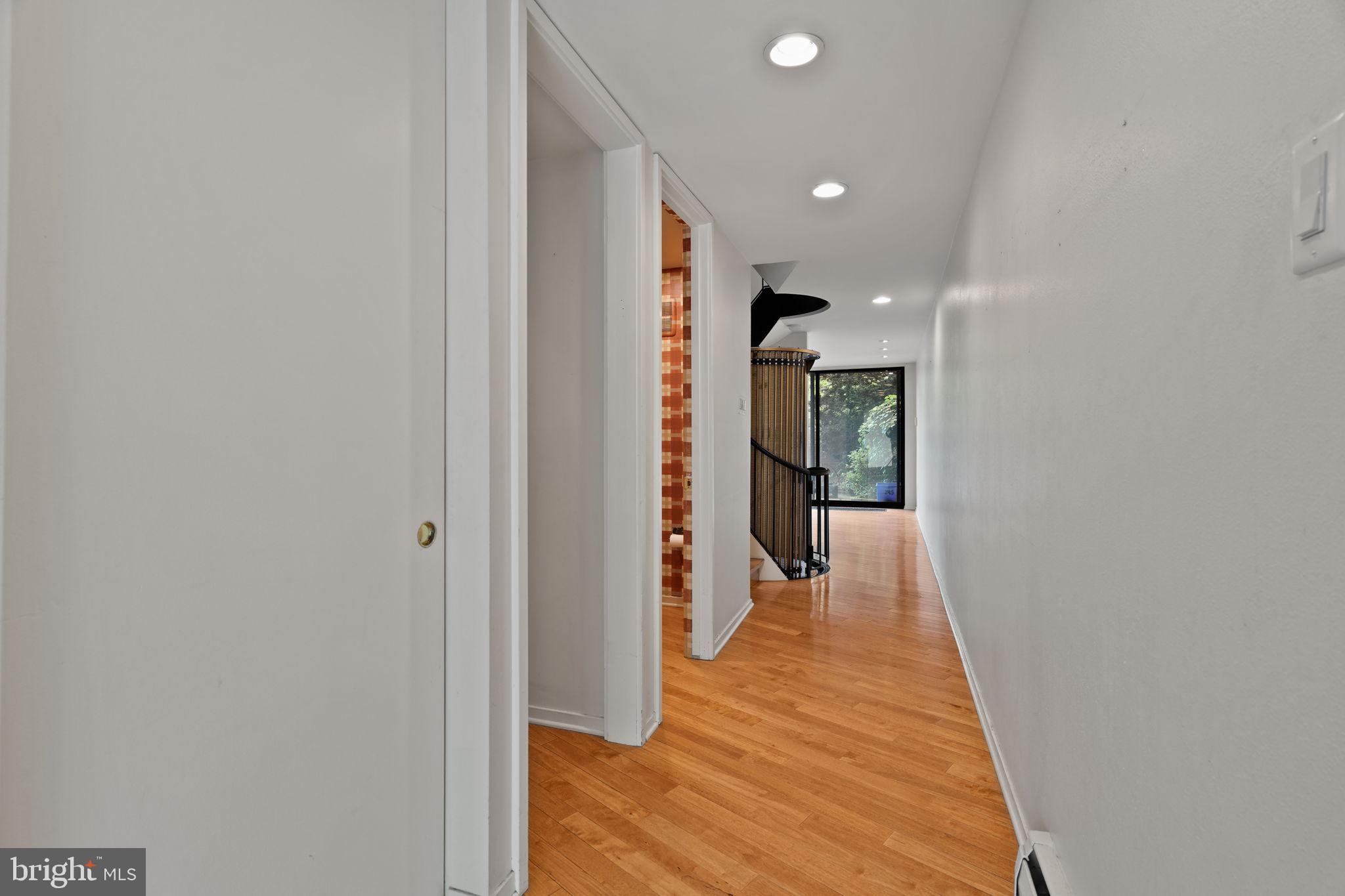 SOCIETY HILL - Residential