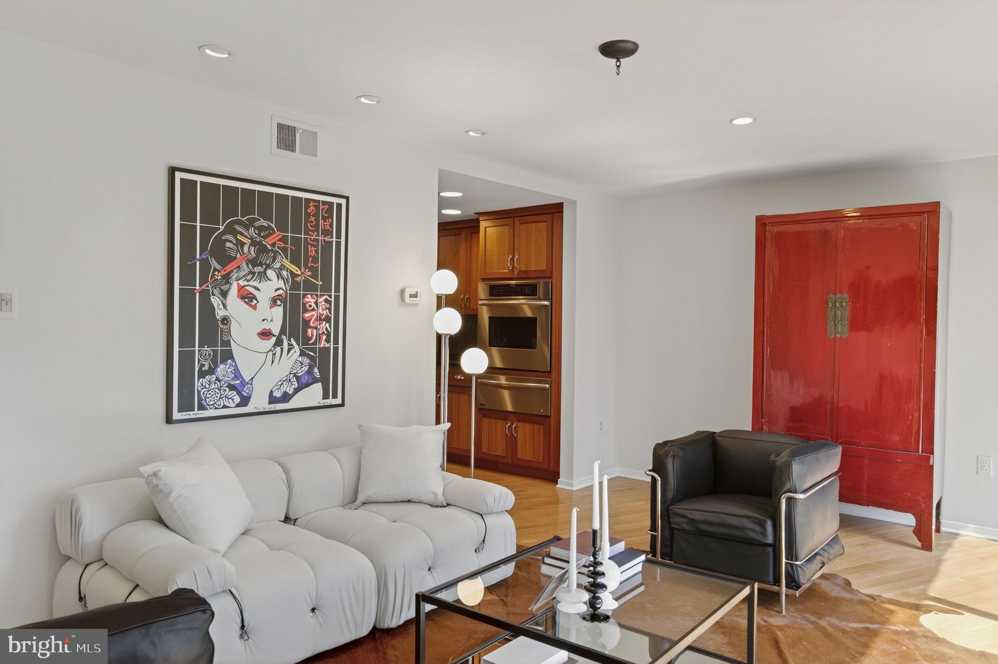 SOCIETY HILL - Residential