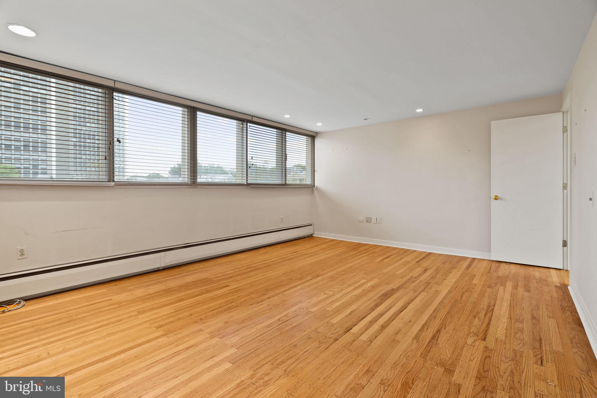 SOCIETY HILL - Residential