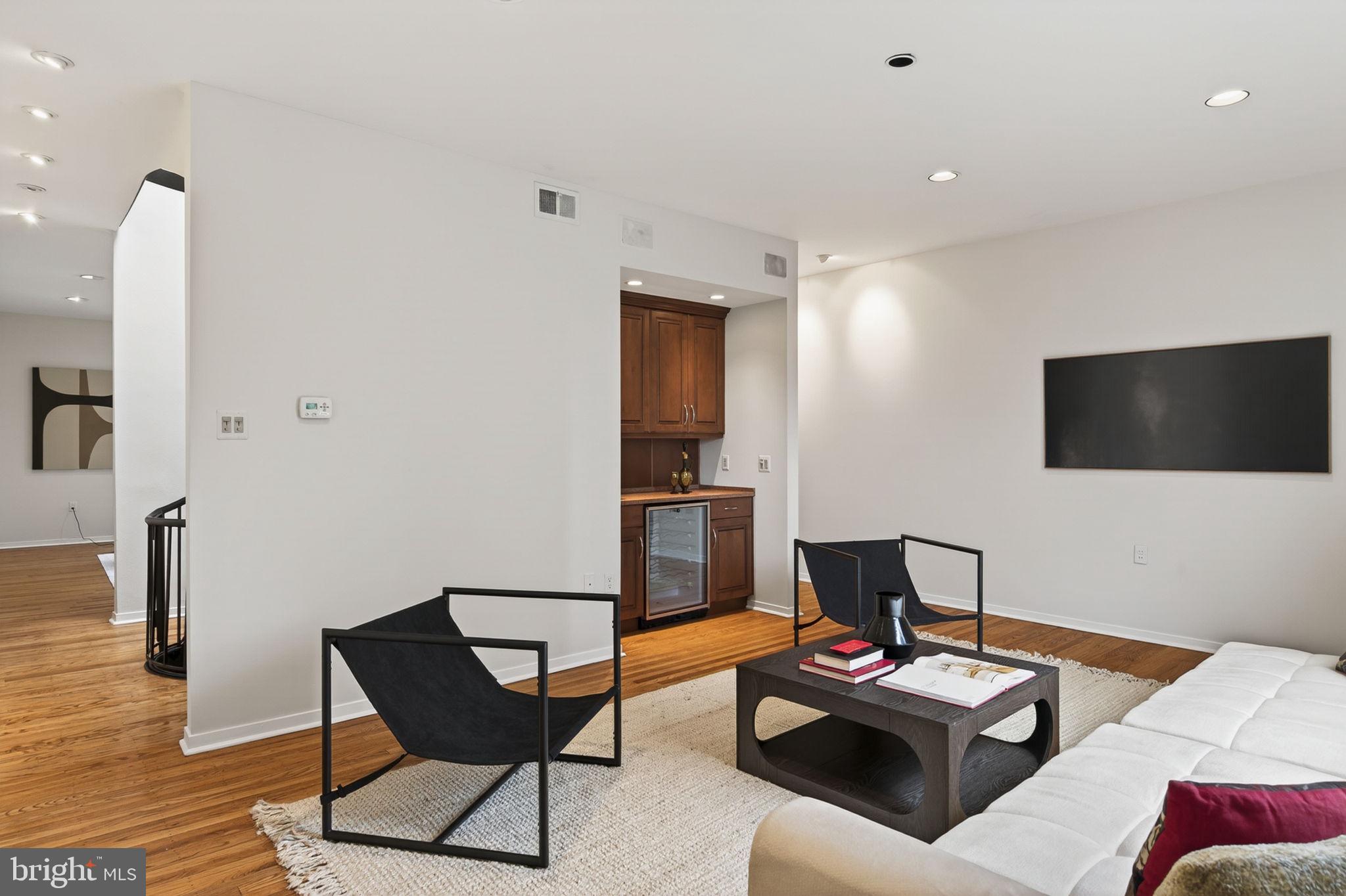 SOCIETY HILL - Residential