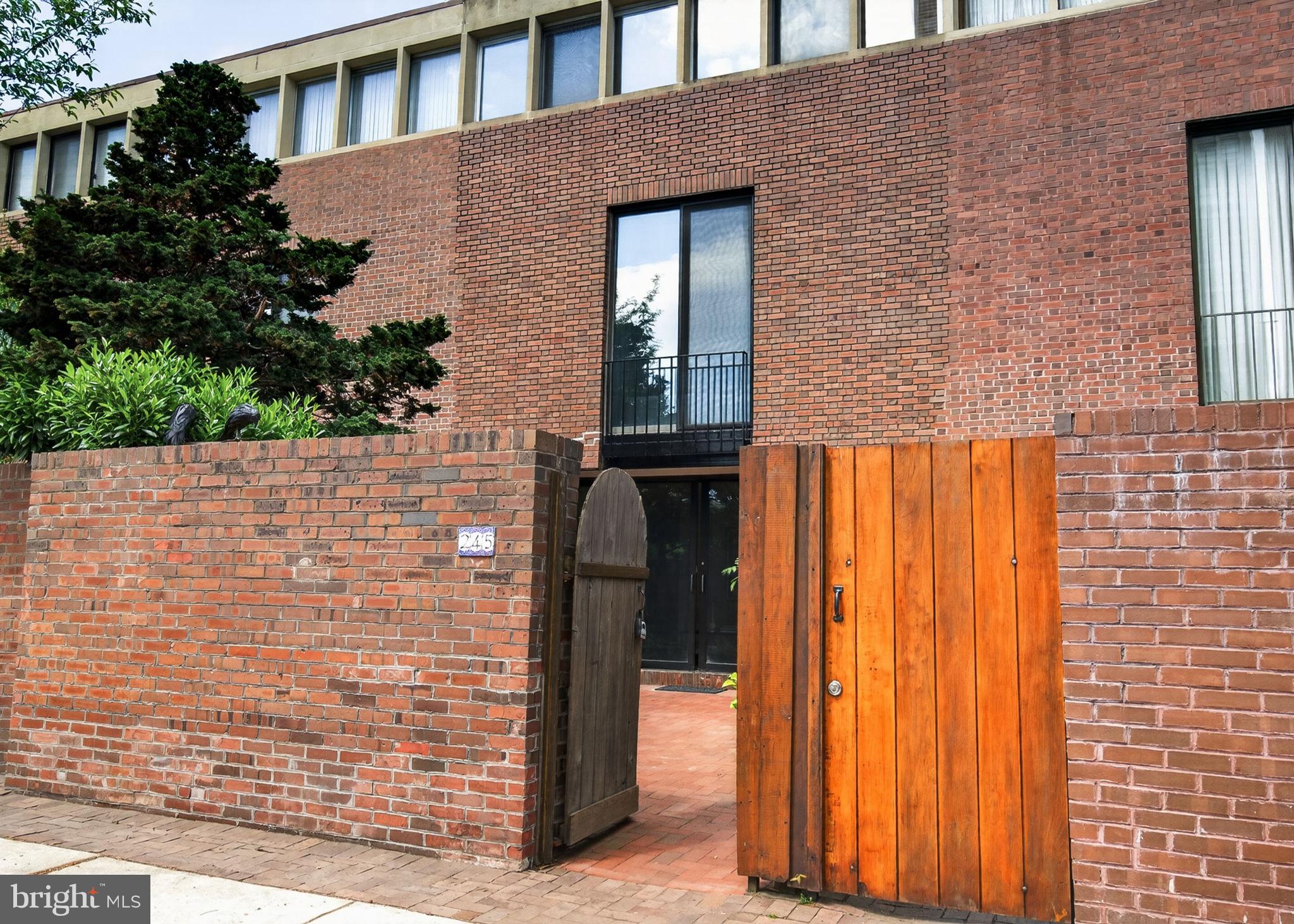 SOCIETY HILL - Residential