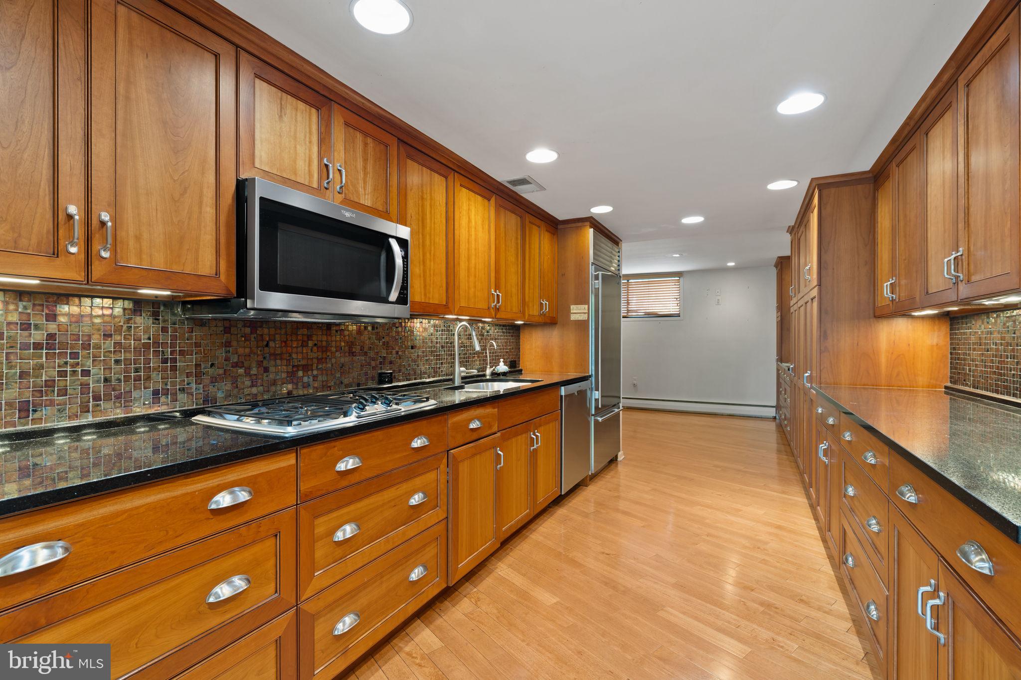 SOCIETY HILL - Residential