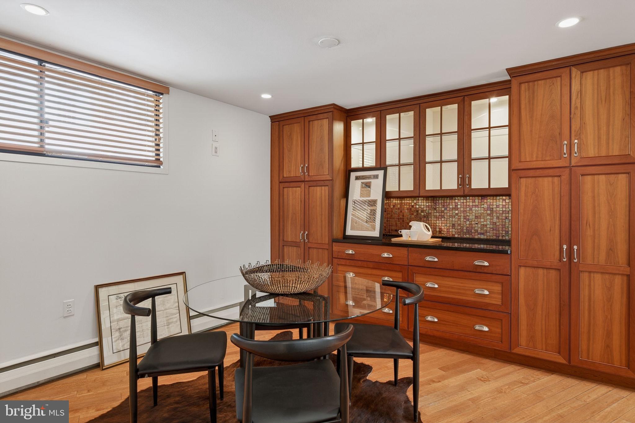 SOCIETY HILL - Residential